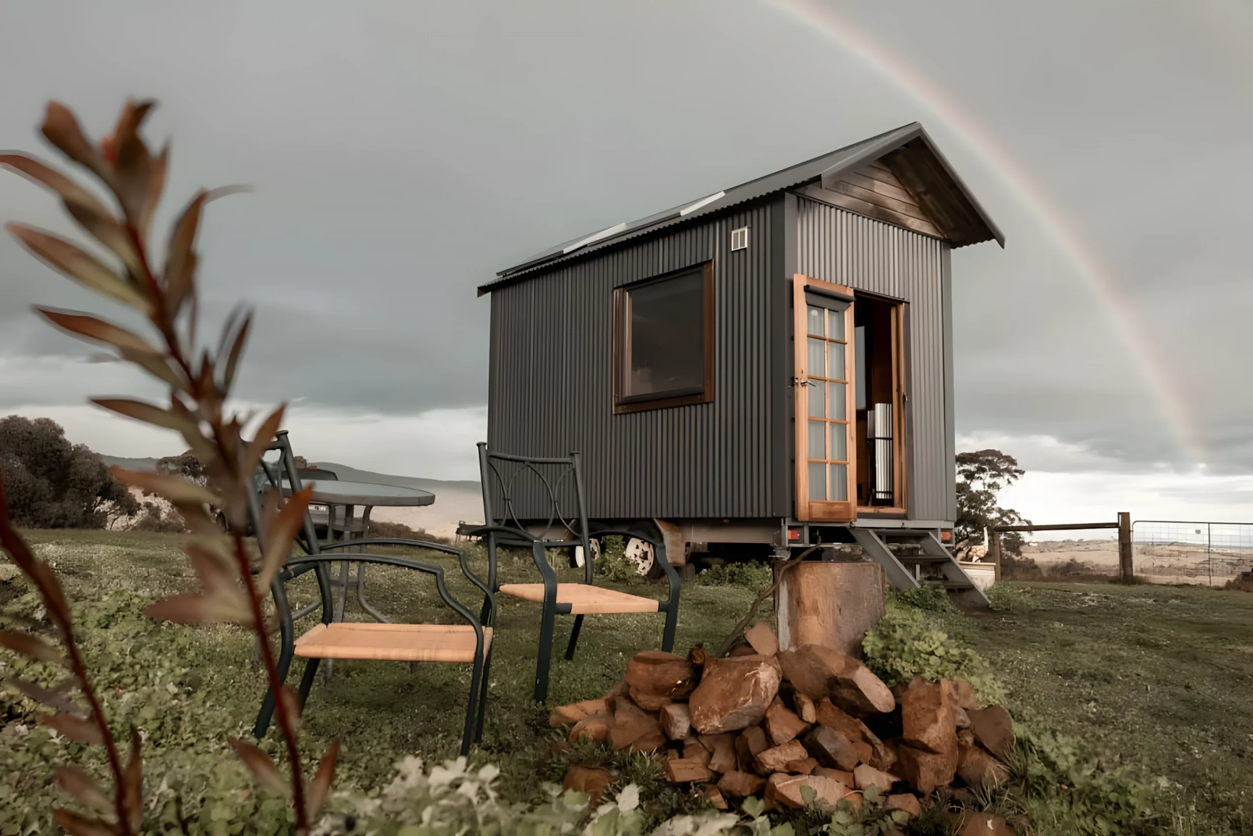 Une tiny house rustique de 15m2 hors réseau pour un retour à l’esprit cabane