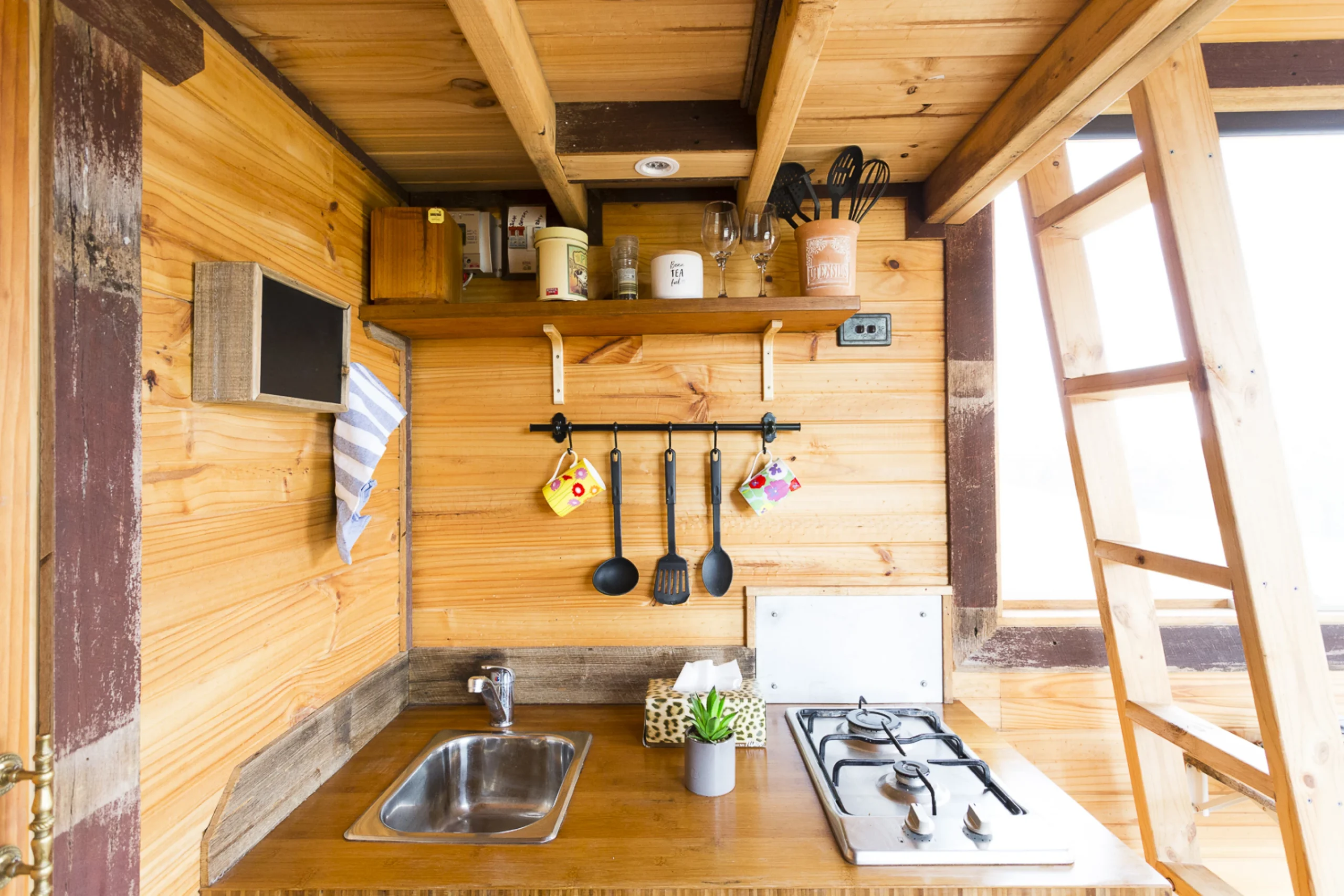cuisine tiny house rustique de 15m2 Tallarook Hilltop cuisine tiny house rustique de 15m2 Tallarook Hilltop