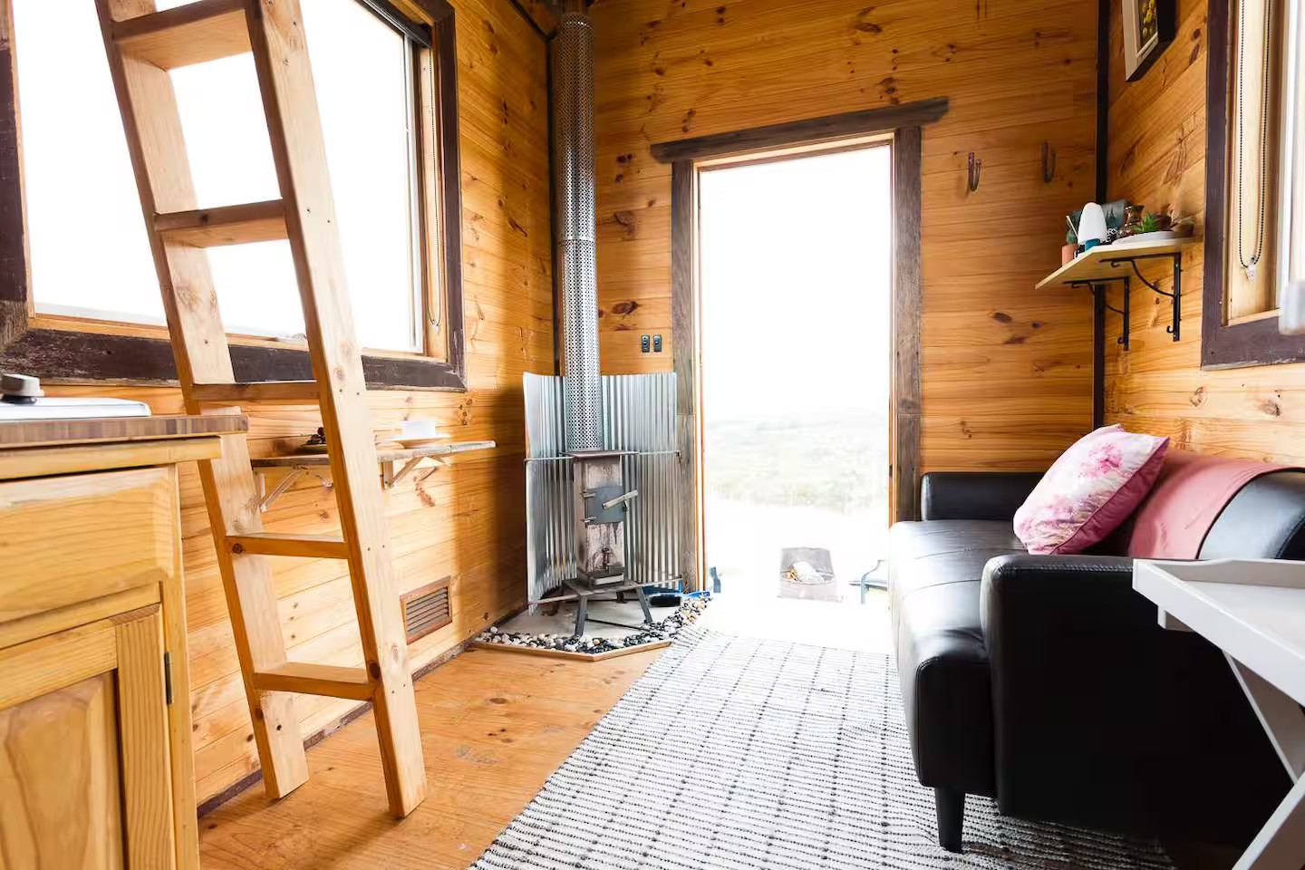 espace salon tiny house rustique de 15m2 Tallarook Hilltop espace salon tiny house rustique de 15m2 Tallarook Hilltop