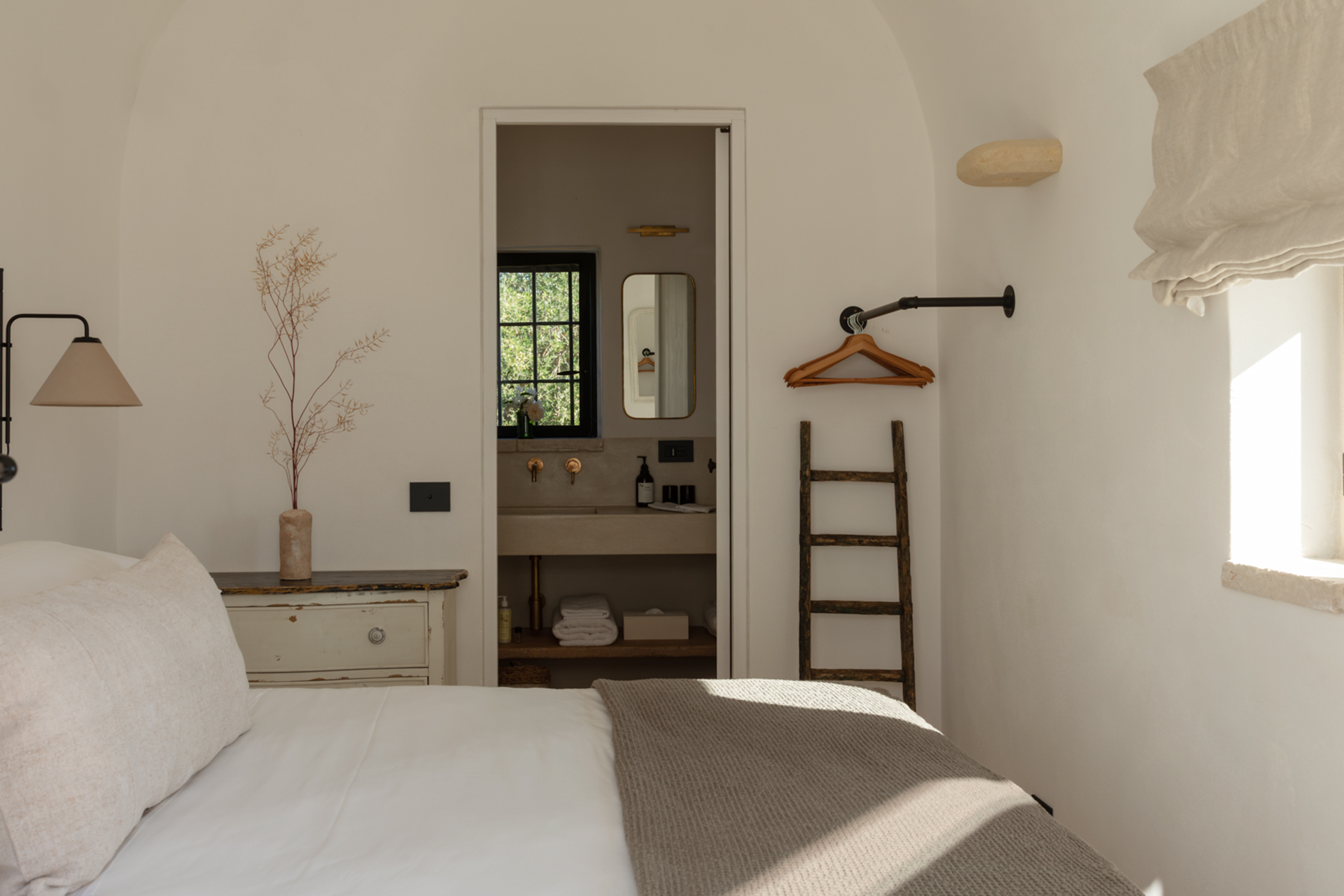 chambre maison Pouilles trulli Otto Cappelli décoration rustique chic
