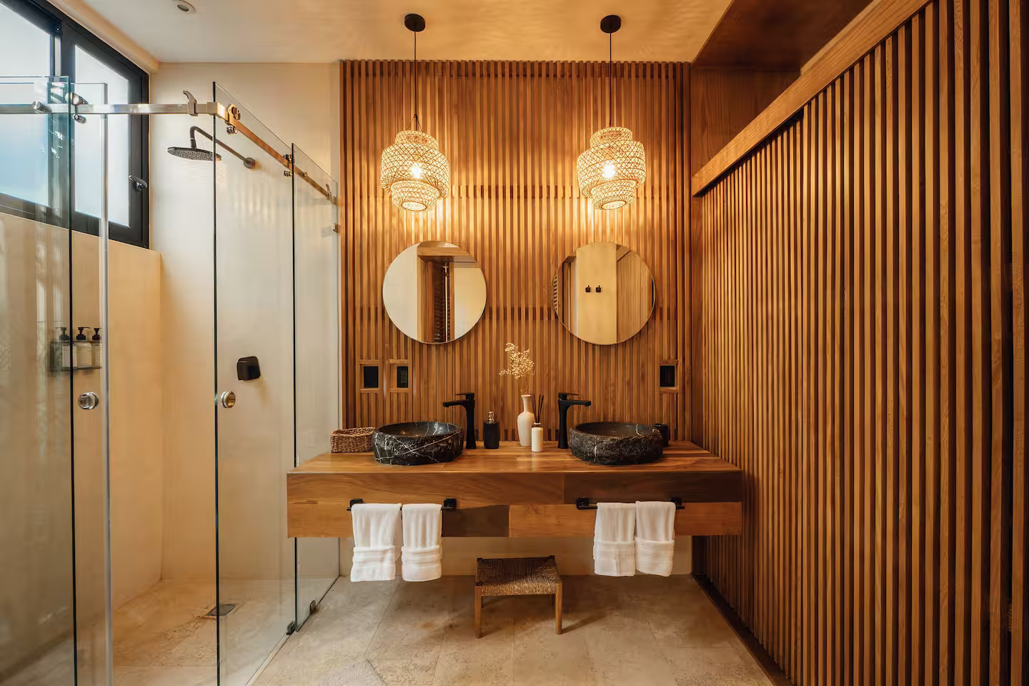 salle de bain couleurs naturelles décoration contemporaine maison avec piscine Tulum salle de bain couleurs naturelles décoration contemporaine maison avec piscine Tulum