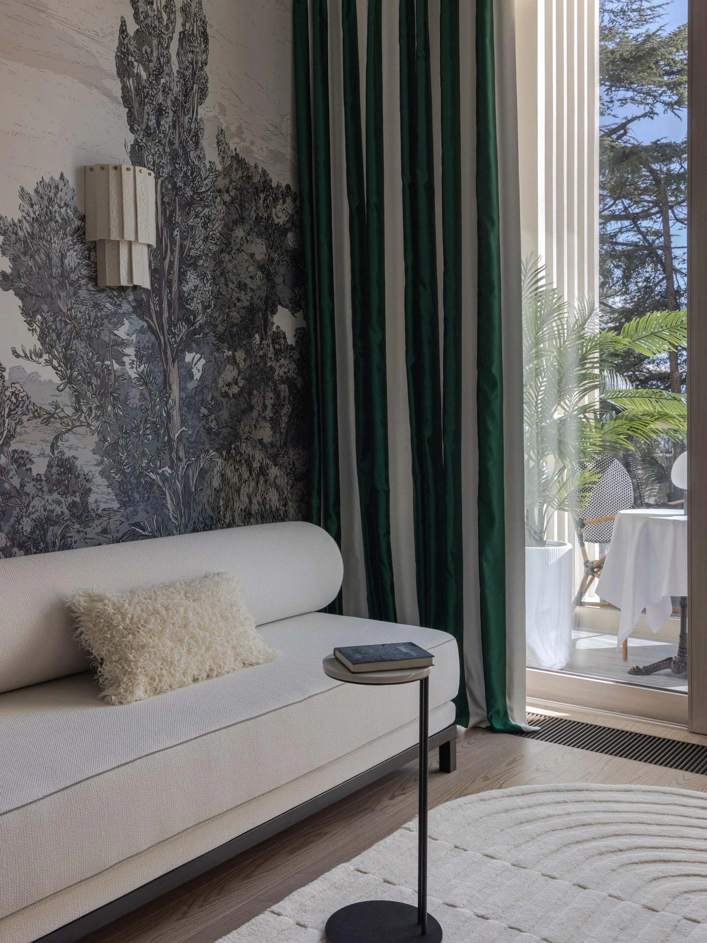 salon design avec papier-peint panoramique appartement 48m2 décoration contemporaine salon design avec papier-peint panoramique appartement 48m2 décoration contemporaine