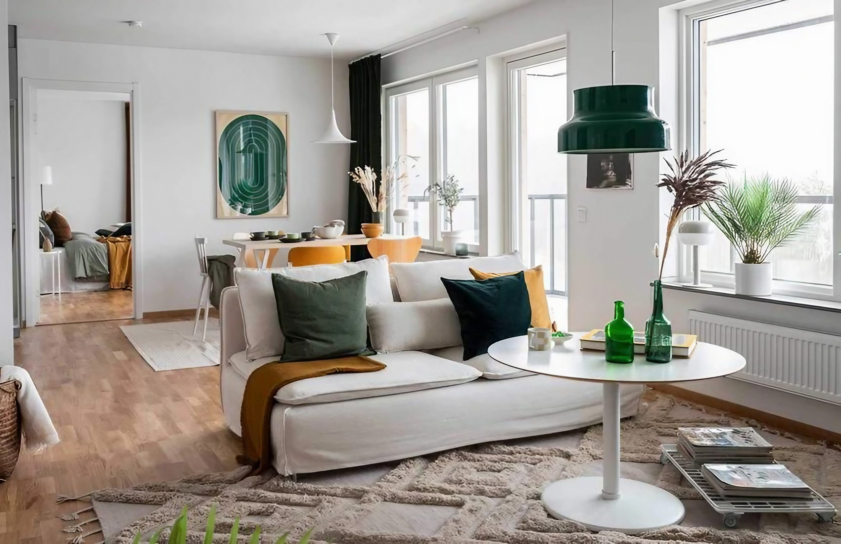 Décoration design en vert et jaune dans un appartement de 87m2 contemporain