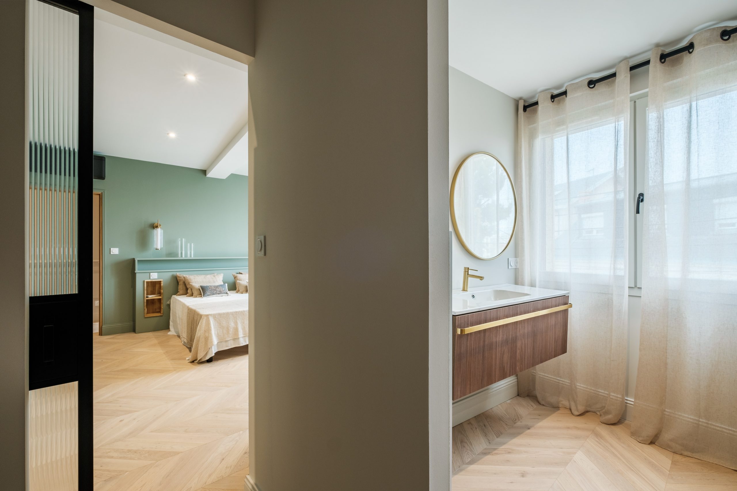 chambre avec salle de bain appartement La Rochelle avec terrasse décoration contemporaine chambre avec salle de bain appartement La Rochelle avec terrasse décoration contemporaine