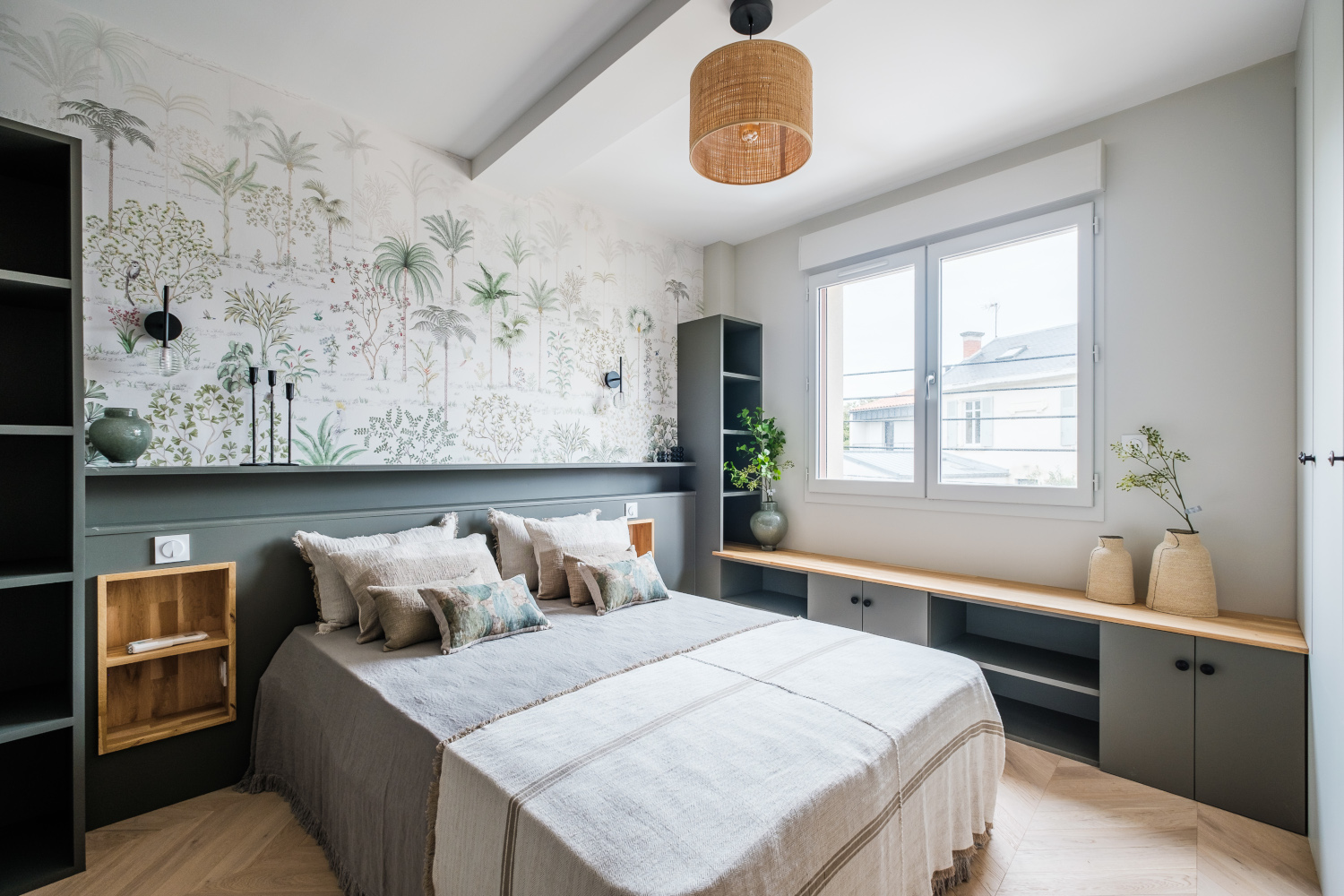 chambre papier-peint panoramique appartement La Rochelle avec terrasse décoration contemporaine chambre papier-peint panoramique appartement La Rochelle avec terrasse décoration contemporaine