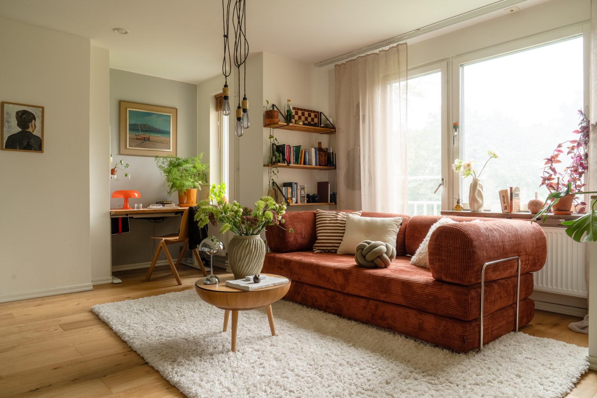 salon et bureau décoration scandinave colorée deux-pièces 46m2
