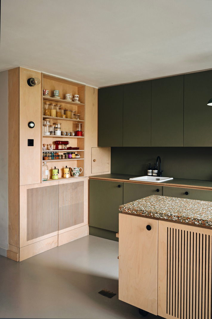 cuisine ouverte vert olive duplex 50m2 décoration contemporaine Londres cuisine ouverte vert olive duplex 50m2 décoration contemporaine Londres