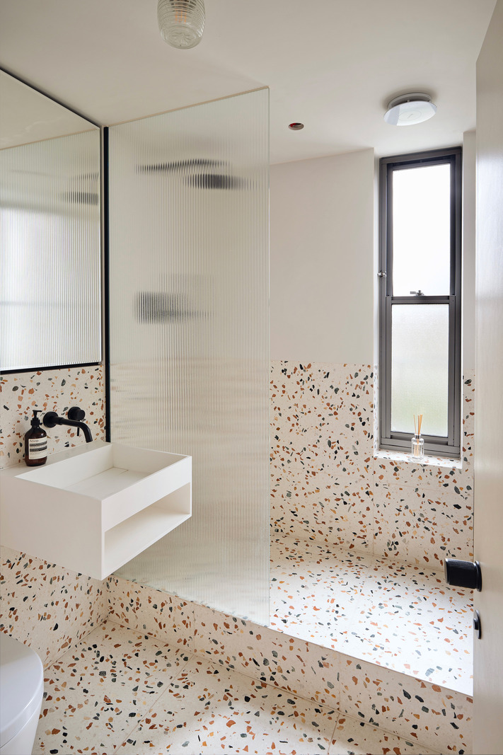 salle de bain terrazzo duplex 50m2 décoration contemporaine Londres salle de bain terrazzo duplex 50m2 décoration contemporaine Londres