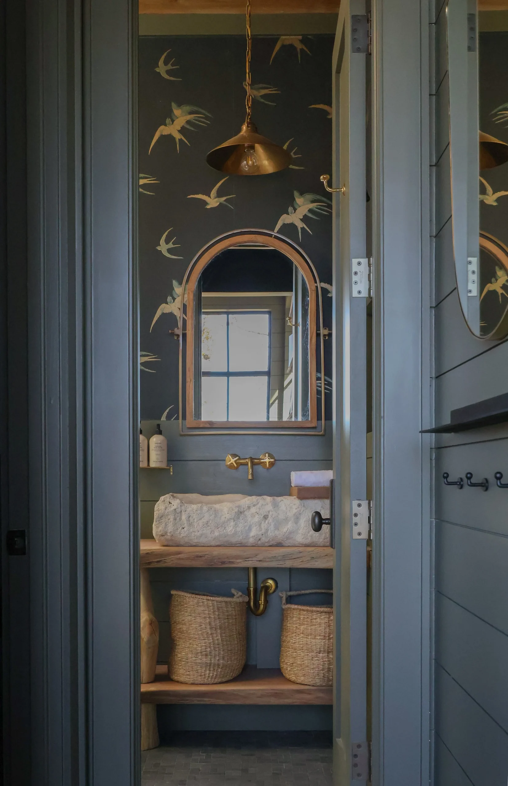 salle de bain cabane vitrée au milieu des arbres Hide Inn Seek Bird Nest Treehouse salle de bain cabane vitrée au milieu des arbres Hide Inn Seek Bird Nest Treehouse