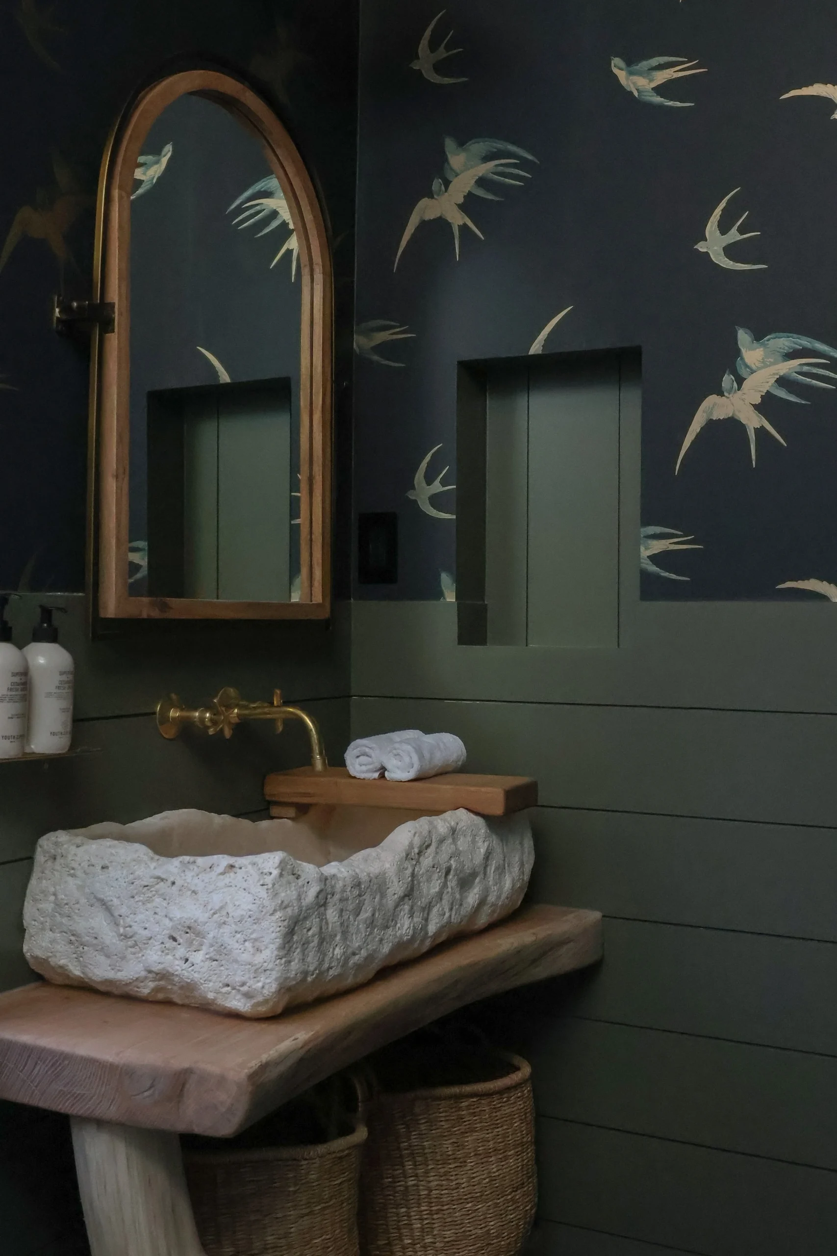 salle de bain cabane vitrée au milieu des arbres Hide Inn Seek Bird Nest Treehouse salle de bain cabane vitrée au milieu des arbres Hide Inn Seek Bird Nest Treehouse