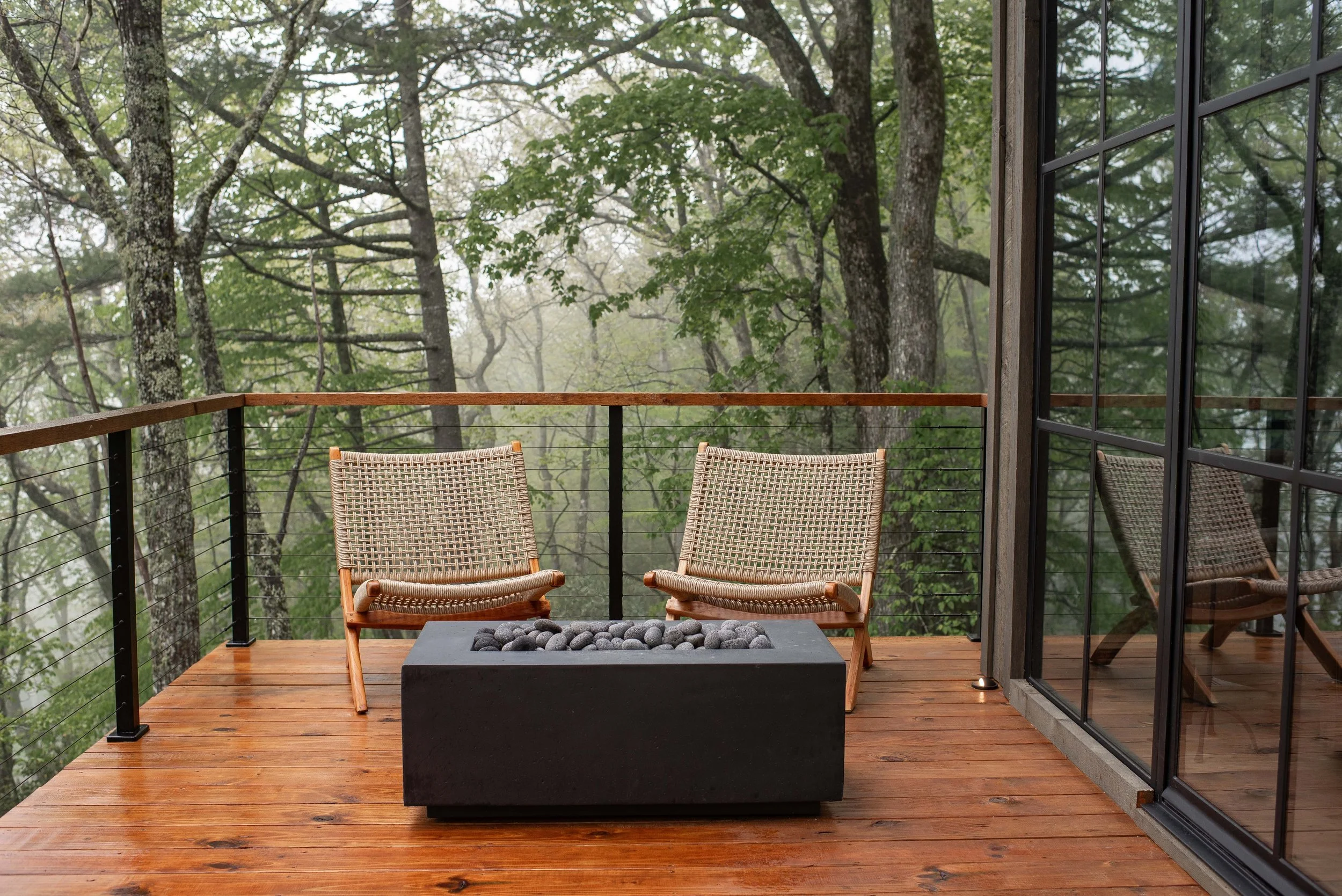 terrasse cabane vitrée au milieu des arbres Hide Inn Seek Bird Nest Treehouse terrasse cabane vitrée au milieu des arbres Hide Inn Seek Bird Nest Treehouse