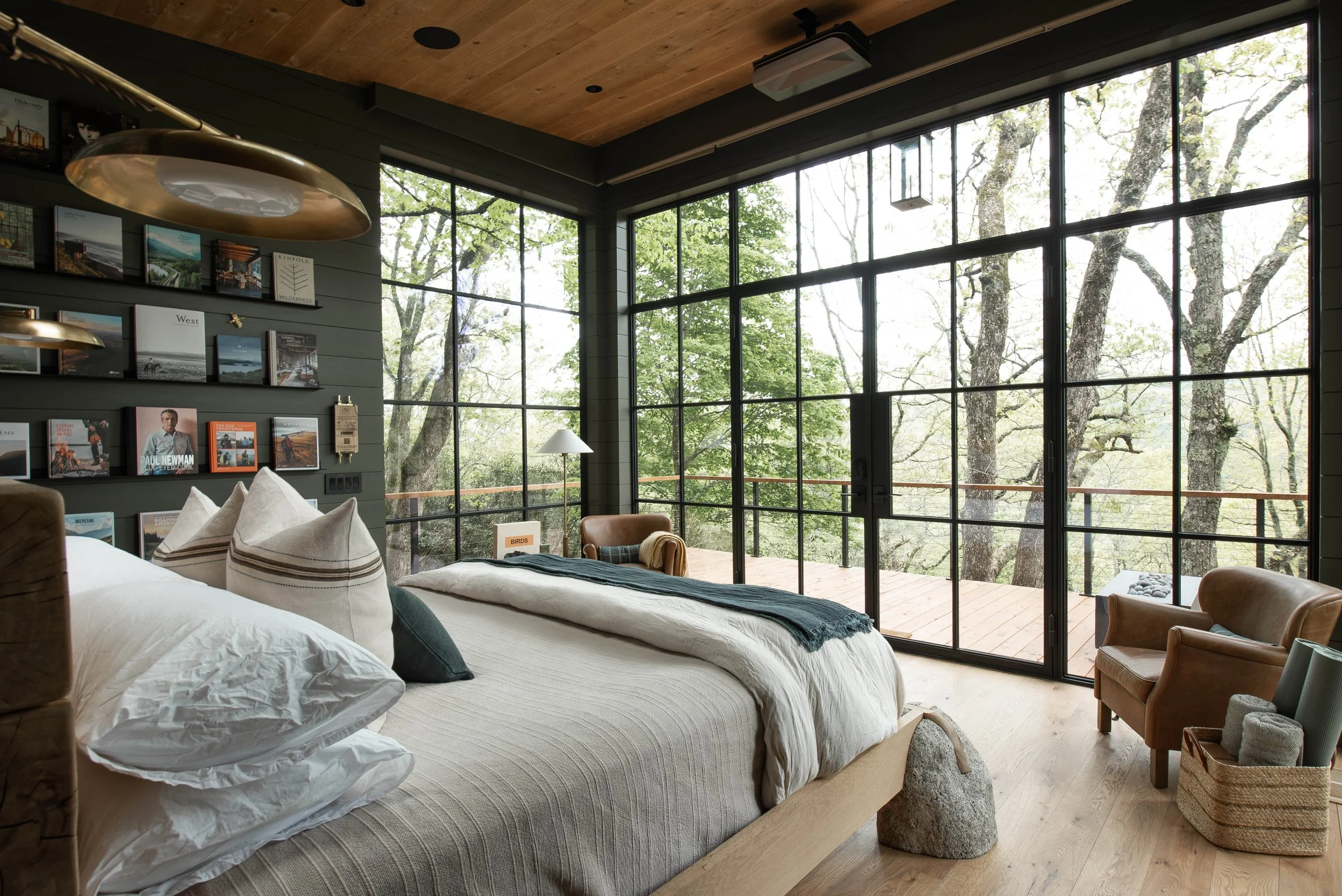 chambre avec baie vitrée au milieu des arbres Hide Inn Seek Bird Nest Treehouse chambre avec baie vitrée au milieu des arbres Hide Inn Seek Bird Nest Treehouse