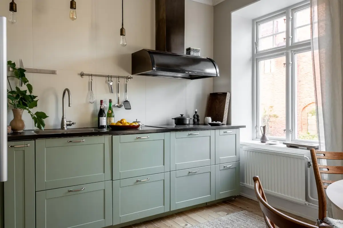 cuisine semi ouverte type shaker verte décoration scandinave avec espace repas cuisine semi ouverte type shaker verte décoration scandinave avec espace repas
