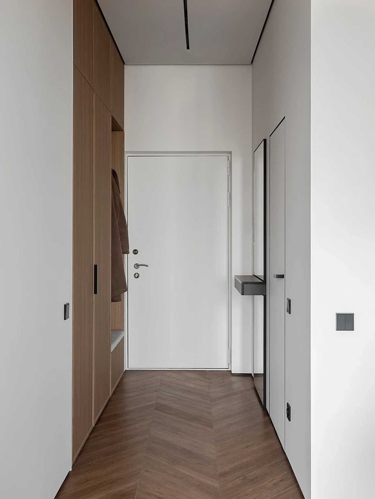 entrée avec placard bois et banc intégré sur mesure grand studio 47m2 avec dressing décoration contemporaine entrée avec placard bois et banc intégré sur mesure grand studio 47m2 avec dressing décoration contemporaine