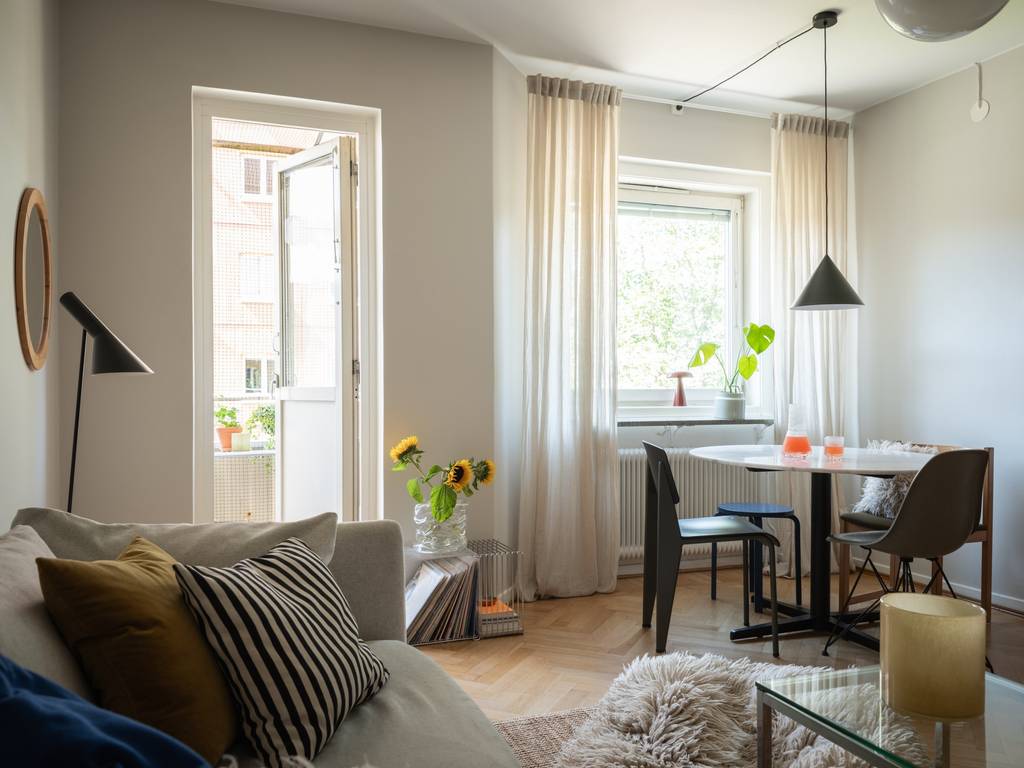 salon appartement 44m2 décoration mid-century modern