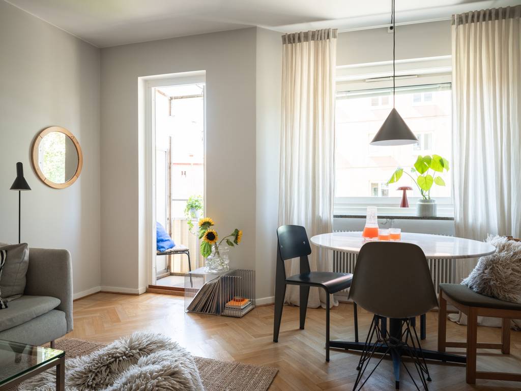 salon appartement 44m2 décoration mid-century modern