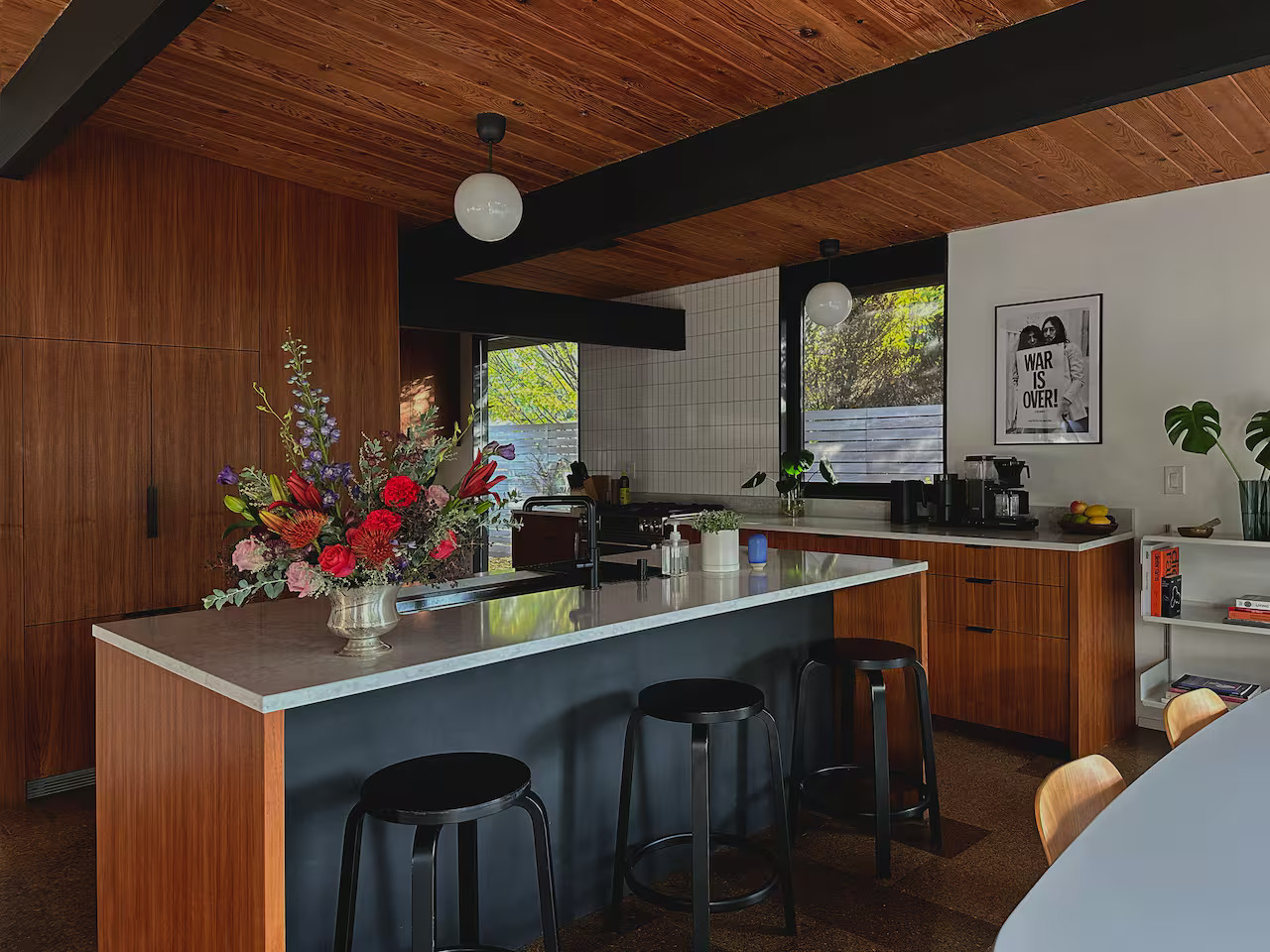cuisine et salle à manger maison Oregon décoration mid-century Robert Rummer cuisine et salle à manger maison Oregon décoration mid-century Robert Rummer