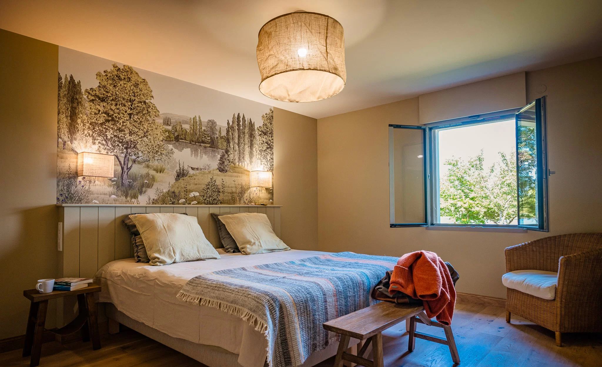 chambre décoration contemporaine maison ancienne rénovée La Grande Pommeraie Baie de Somme chambre décoration contemporaine maison ancienne rénovée La Grande Pommeraie Baie de Somme