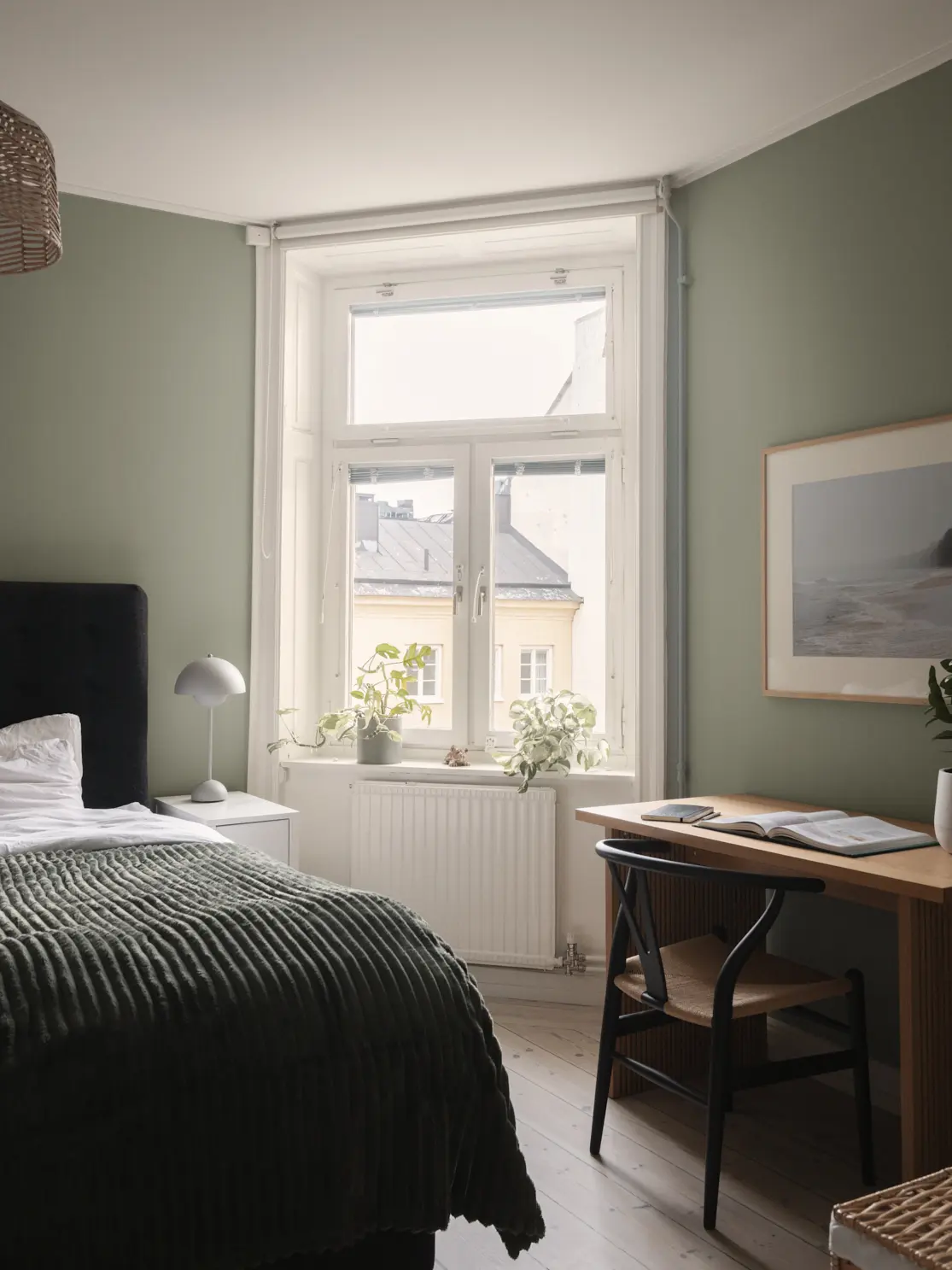 chambre murs verts décoration contemporaine scandinave