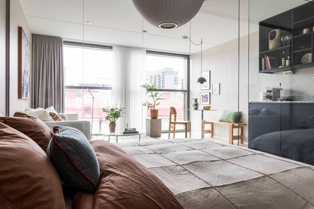 cuisine et salon avec chambre vitrée studio 34m2 décoration contemporaine