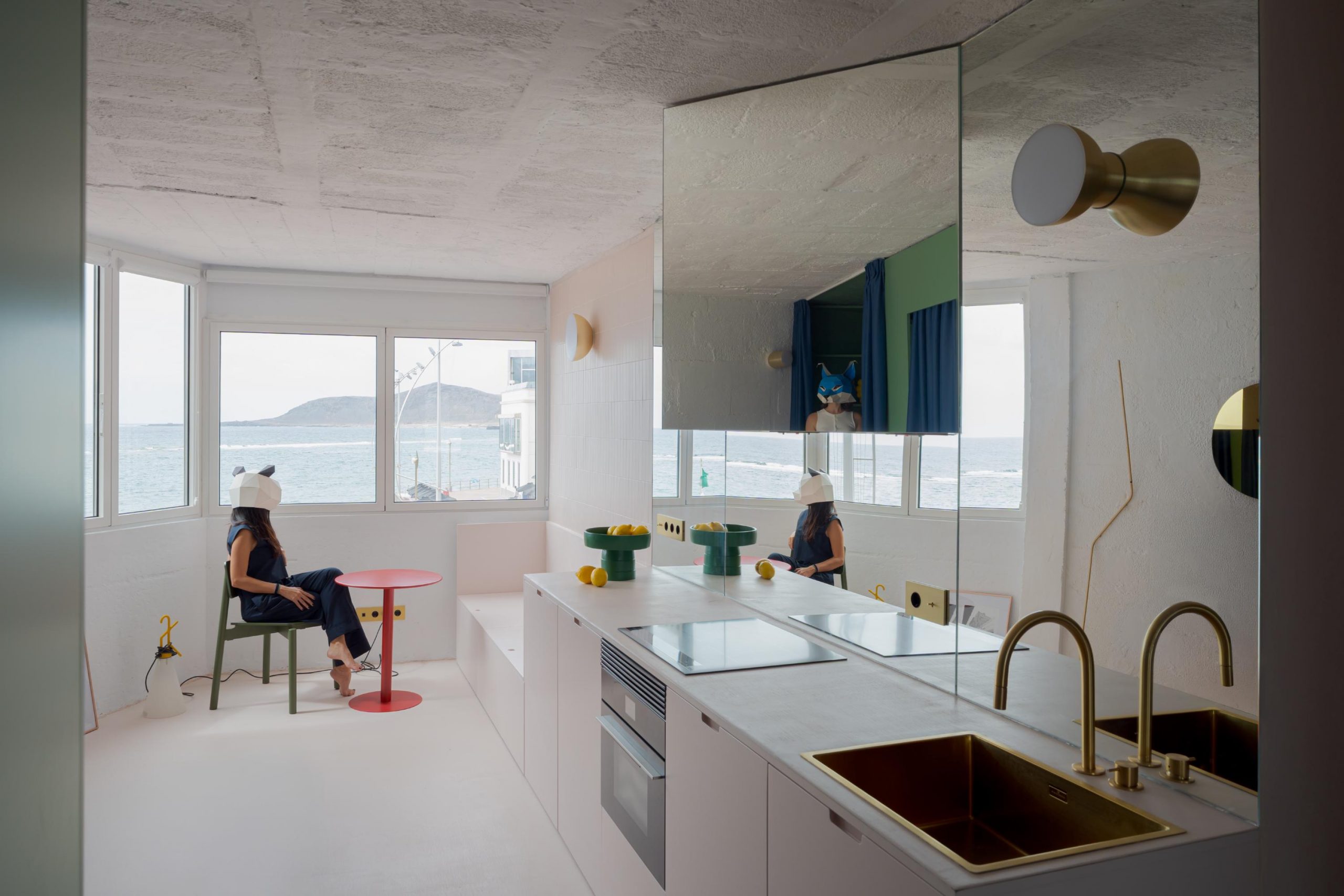 espace repas et cuisine design studio 32m2 décoration design colorée