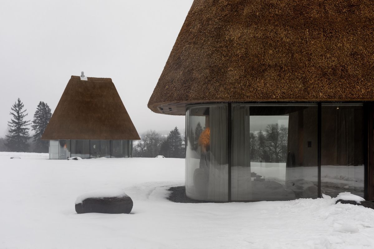 maison contemporaine vitrée Hata-Mazanka en Ukraine par Yod Group 