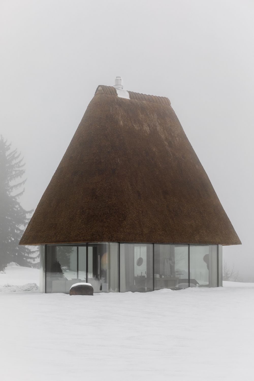 maison contemporaine vitrée Hata-Mazanka en Ukraine par Yod Group 