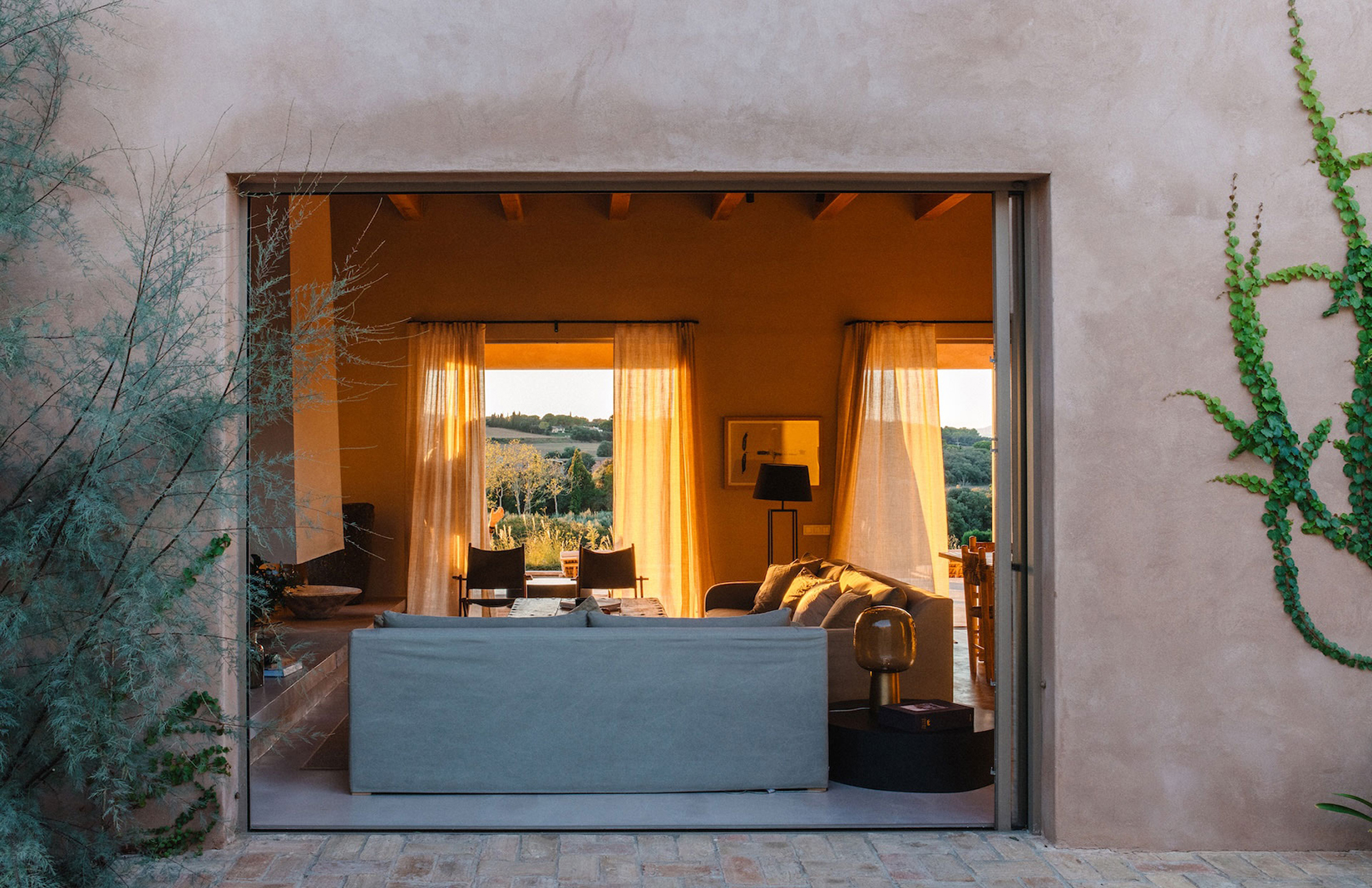 terrasse Casa Terra finca contemporaine Espagne décoration rustique chic