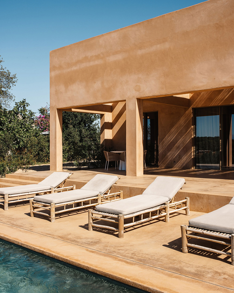 piscine et terrasse Casa Terra finca contemporaine Espagne décoration rustique chic