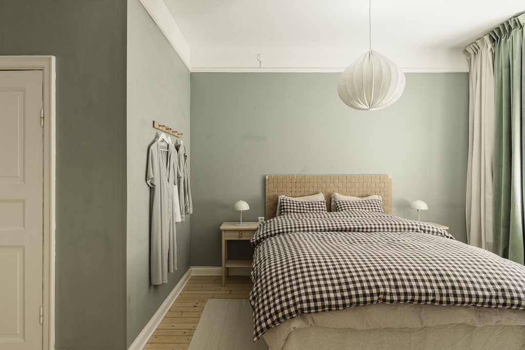 chambre murs verts décoration scandinave