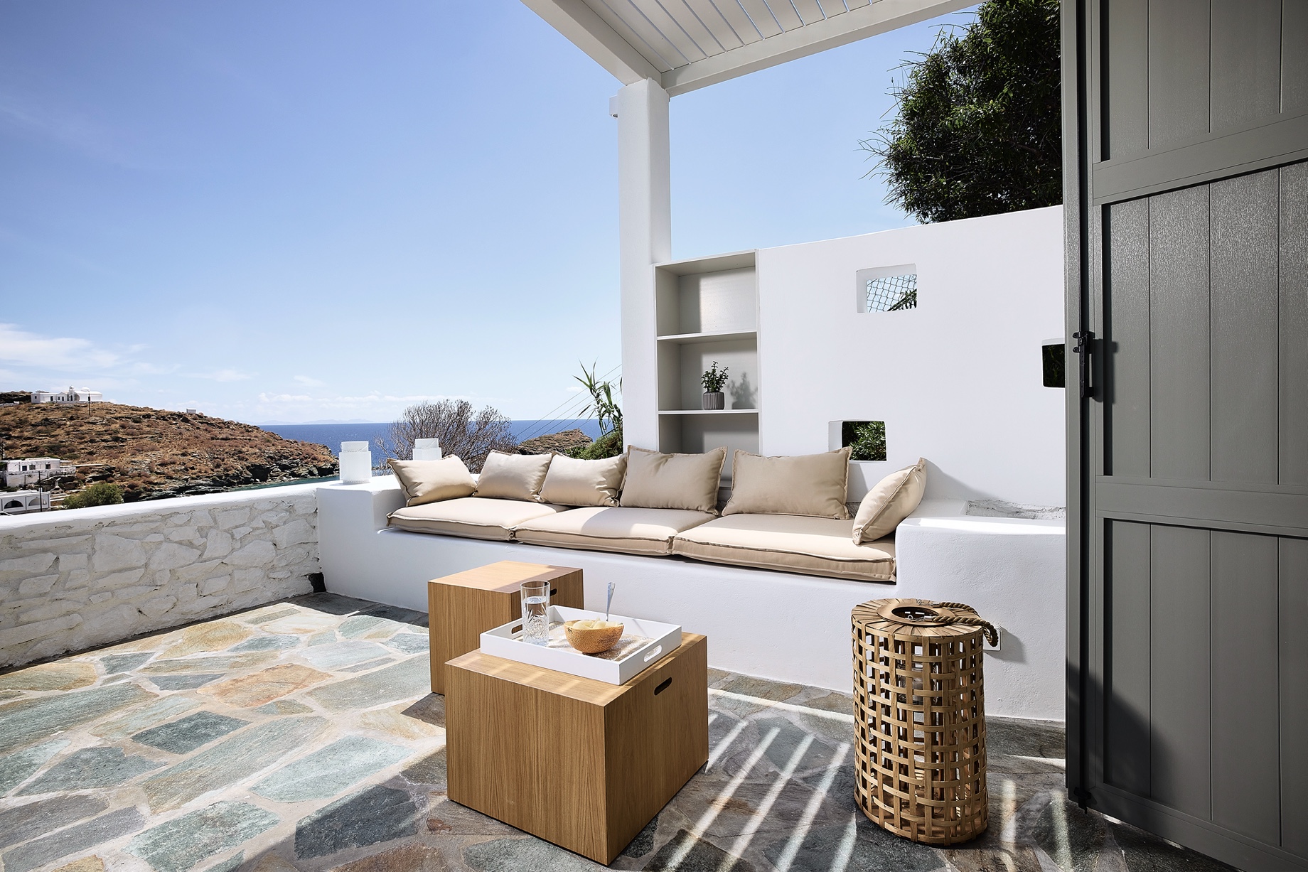 terrasse mini maison grecque de 40m2 avec piscine et vue mer terrasse mini maison grecque de 40m2 avec piscine et vue mer