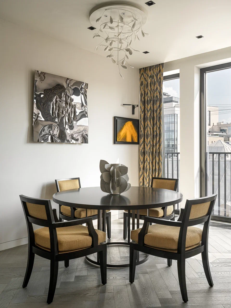 salle à manger appartement 75m2 décoration contemporaine et Art Déco salle à manger appartement 75m2 décoration contemporaine et Art Déco