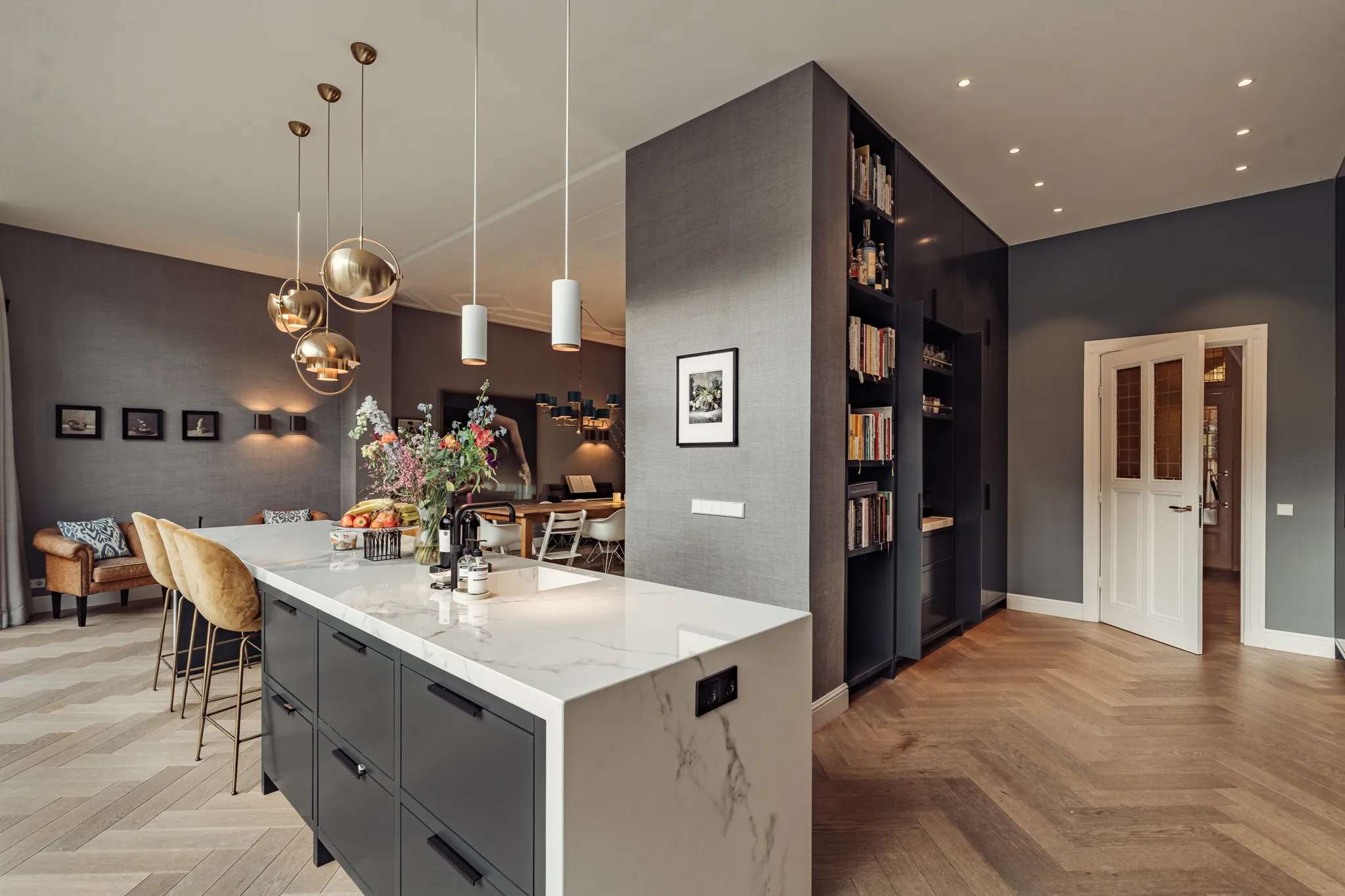 cuisine avec verrière sur jardin décoration contemporaine