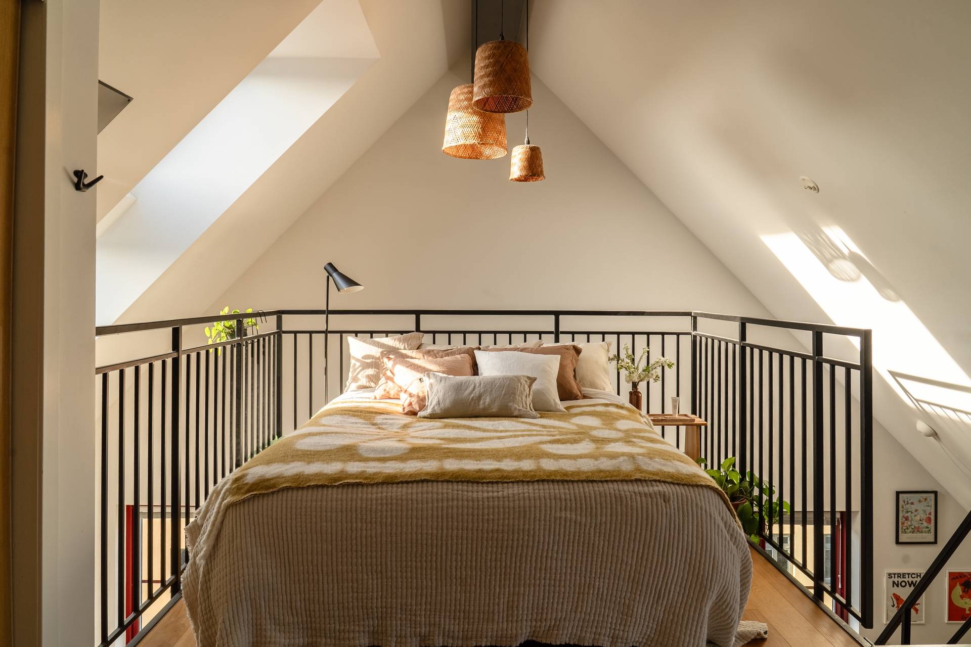 chambre en hauteur sur mezzanine dans appartement en duplex décoration scandinave chambre en hauteur sur mezzanine dans appartement en duplex décoration scandinave