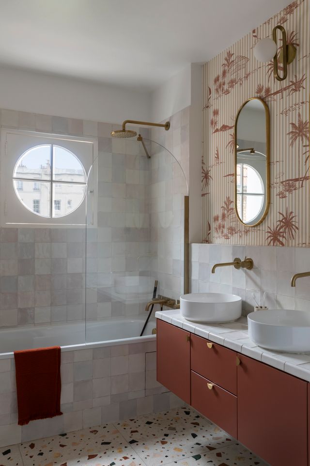 salle de bain contemporaine photo : ©Paulie Legoff