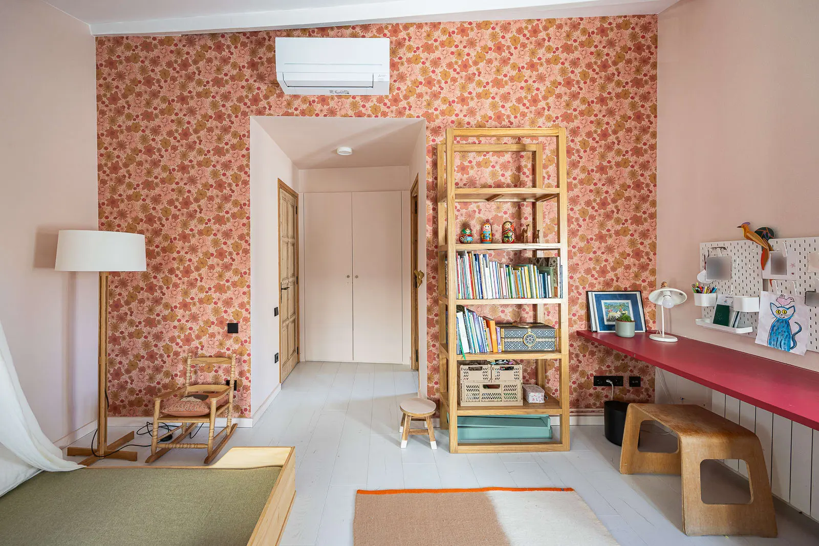 chambre enfant papier-peint fleuri rouge chambre enfant papier-peint fleuri rouge