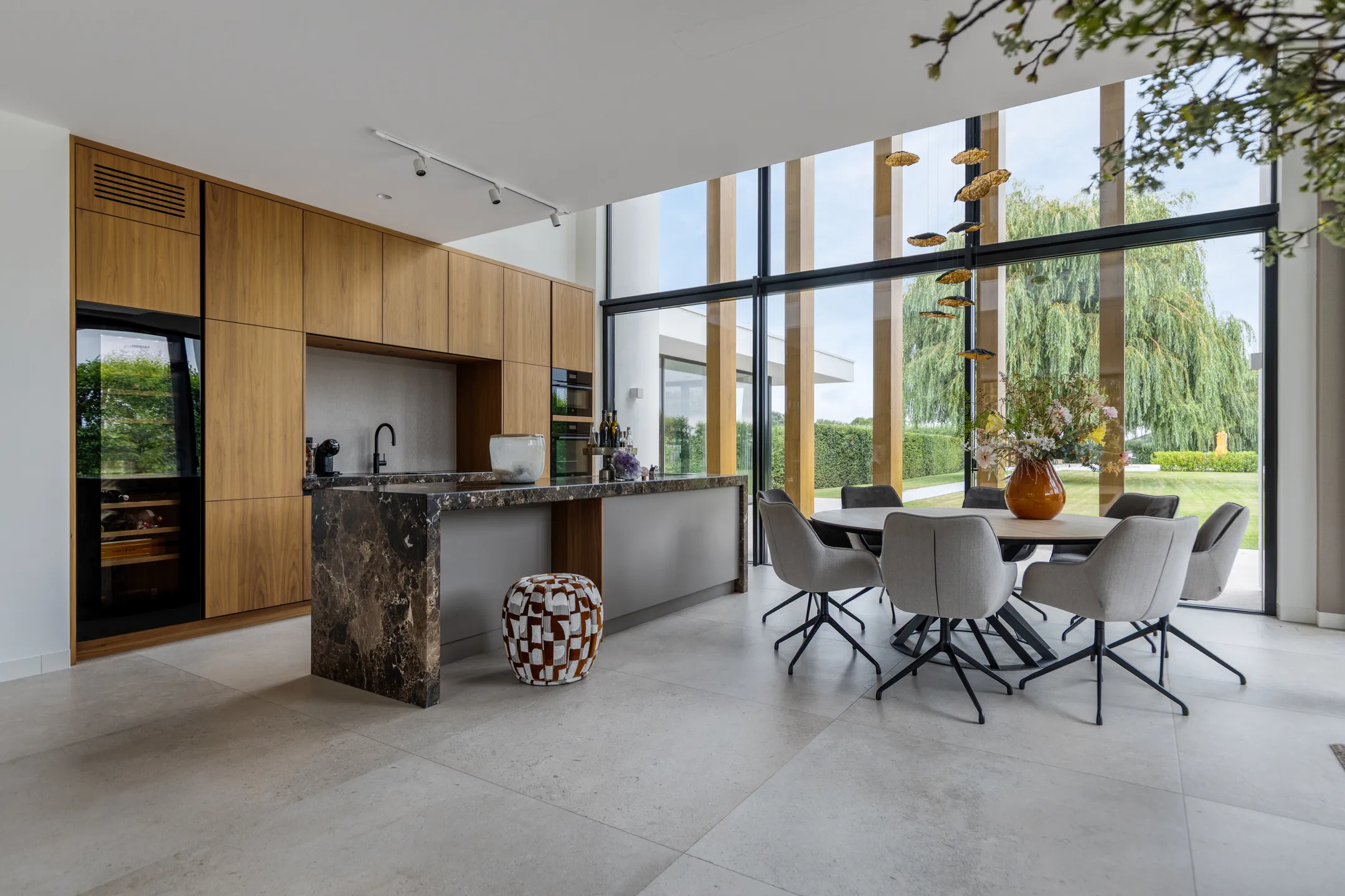 cuisine bois et salle à manger décoration grise maison design Hollande cuisine bois et salle à manger décoration grise maison design Hollande
