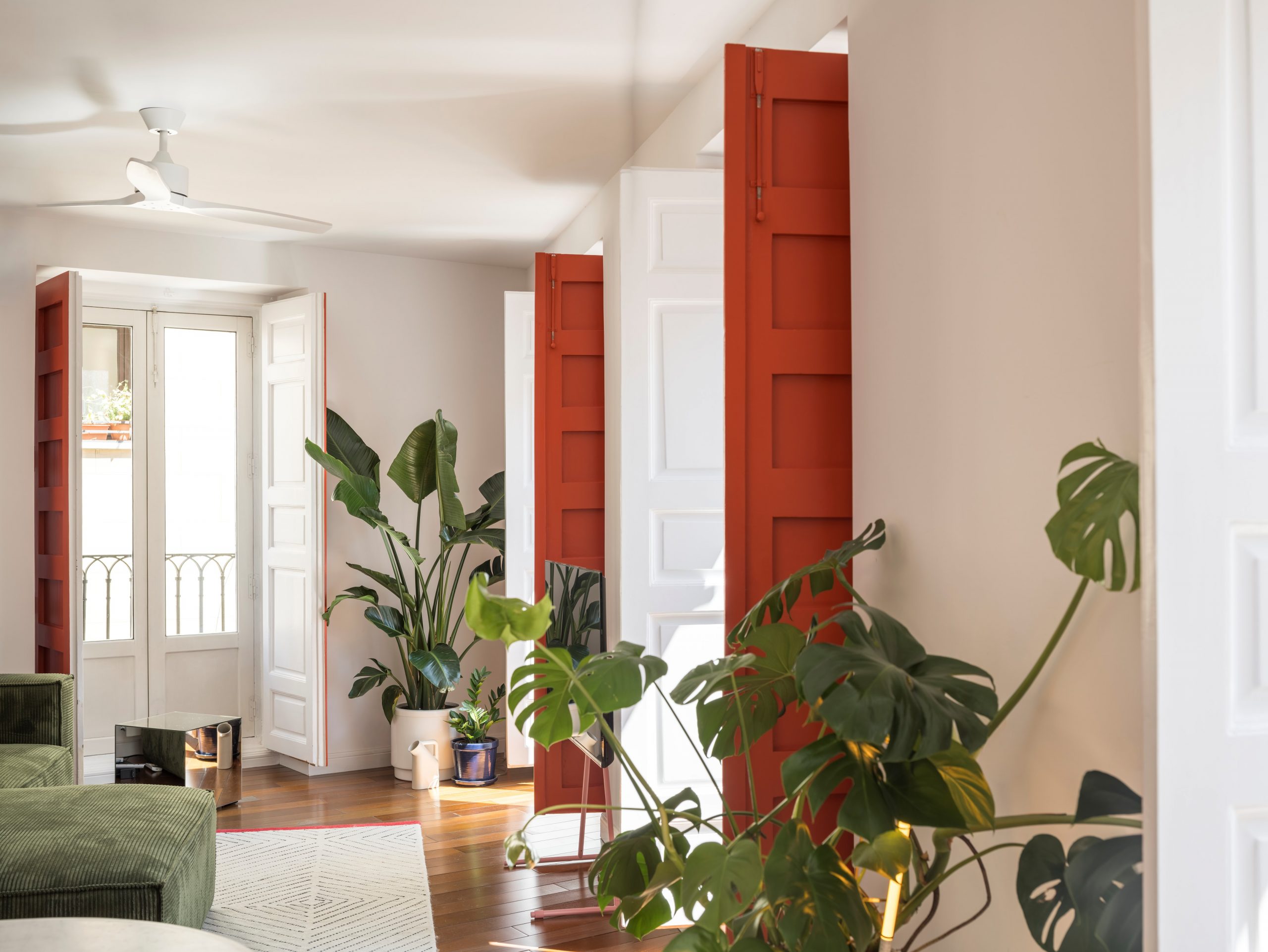 salon décoration design et colorée Casa Eme Madrid par Gon Architects
