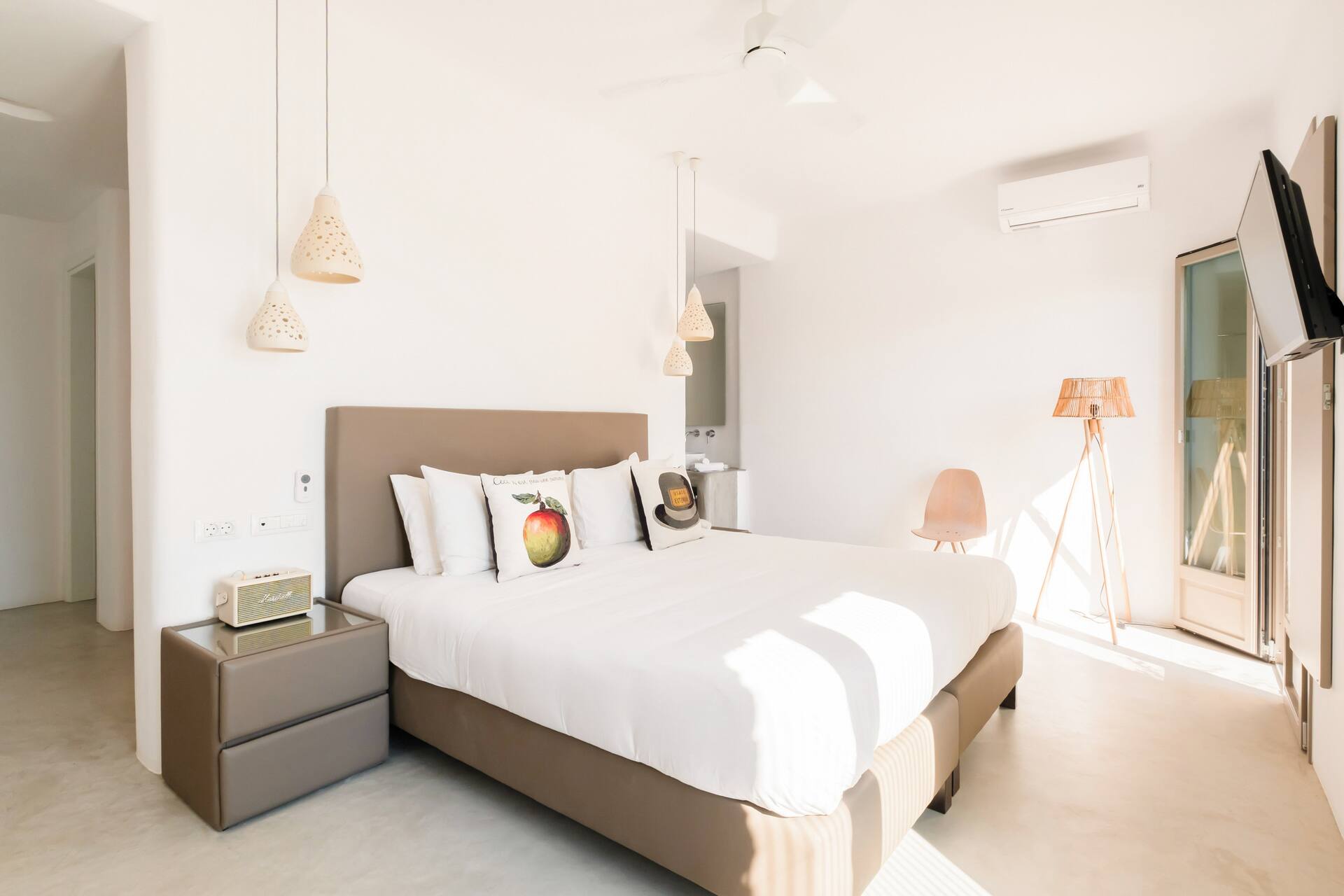 chambre maison Mykonos avec piscine décoration contemporaine
