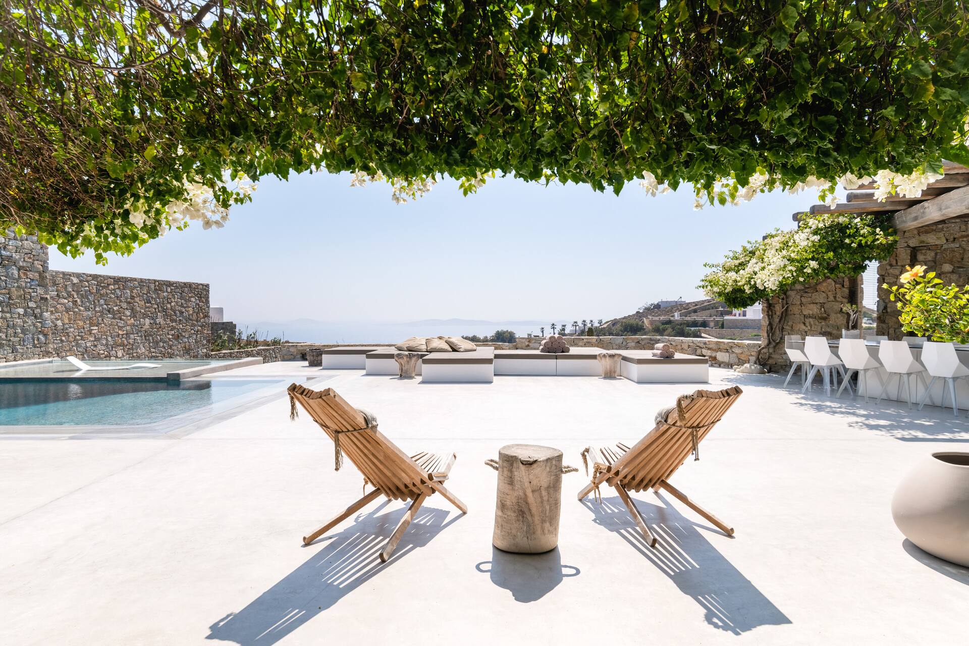 terrasse avec piscine vue mer