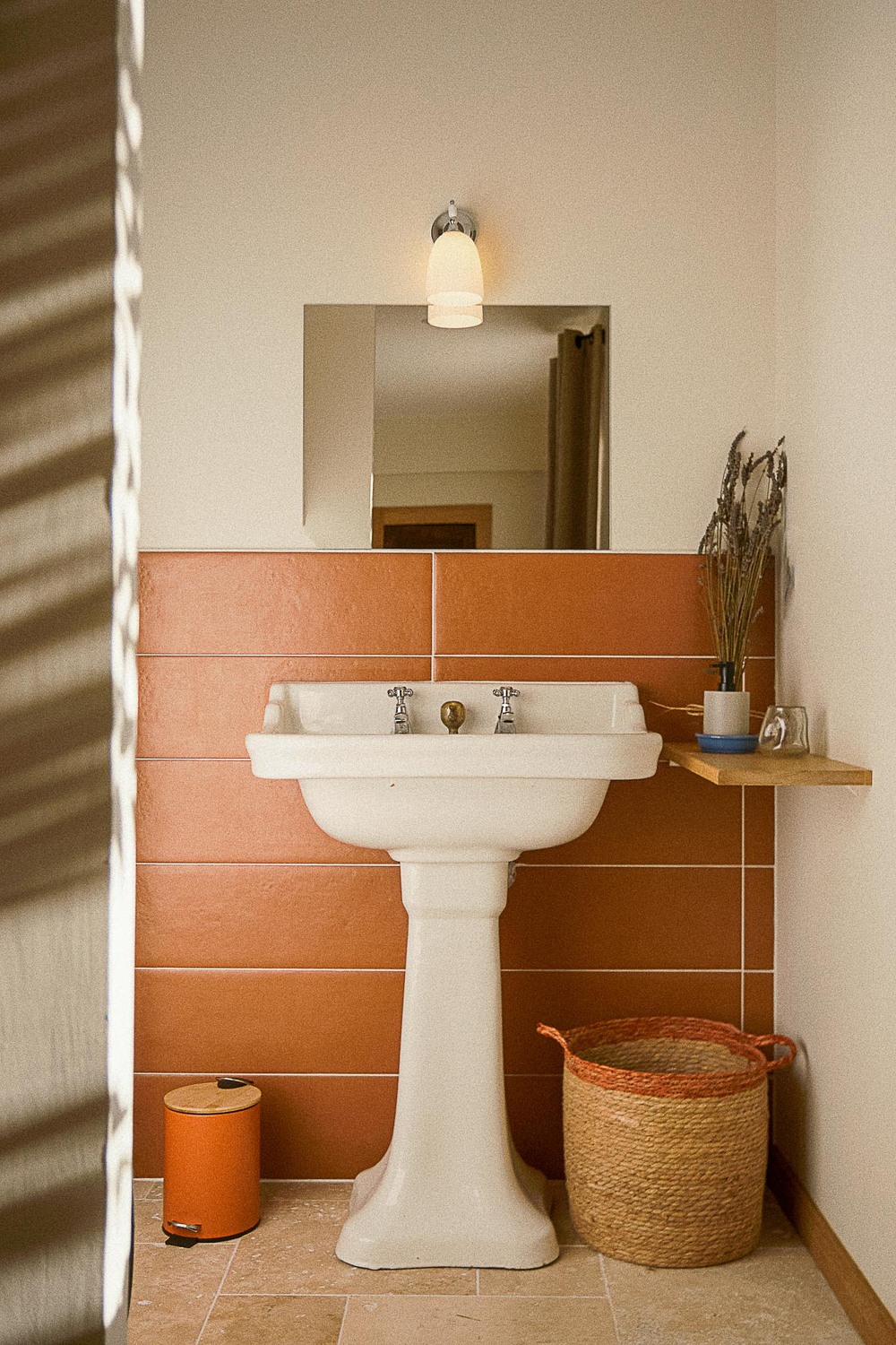 salle de bain vintage maison rénovée Sologne Hameau de Sol