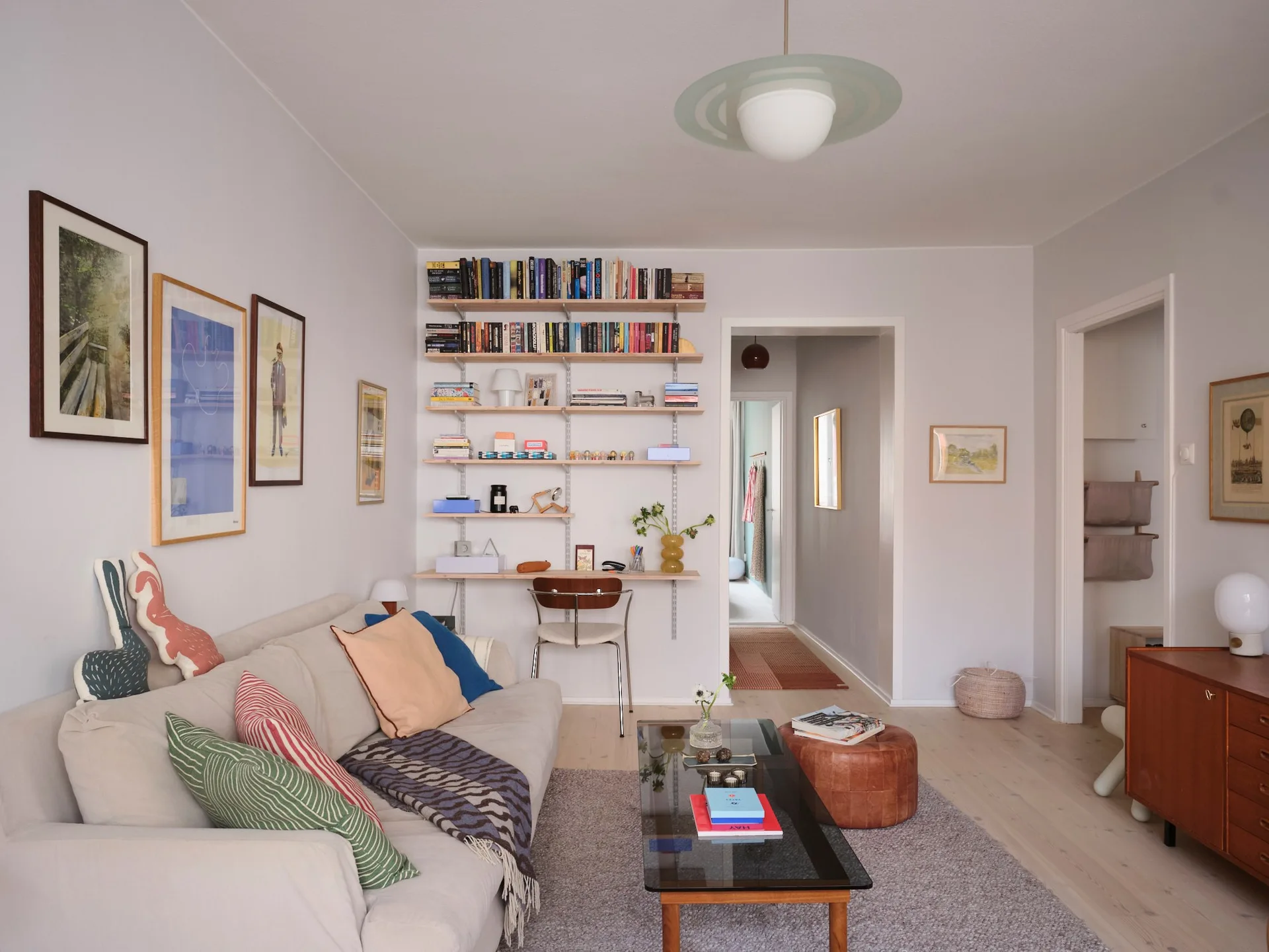 vintage living room colourful 54m2 Scandinavian-style flat