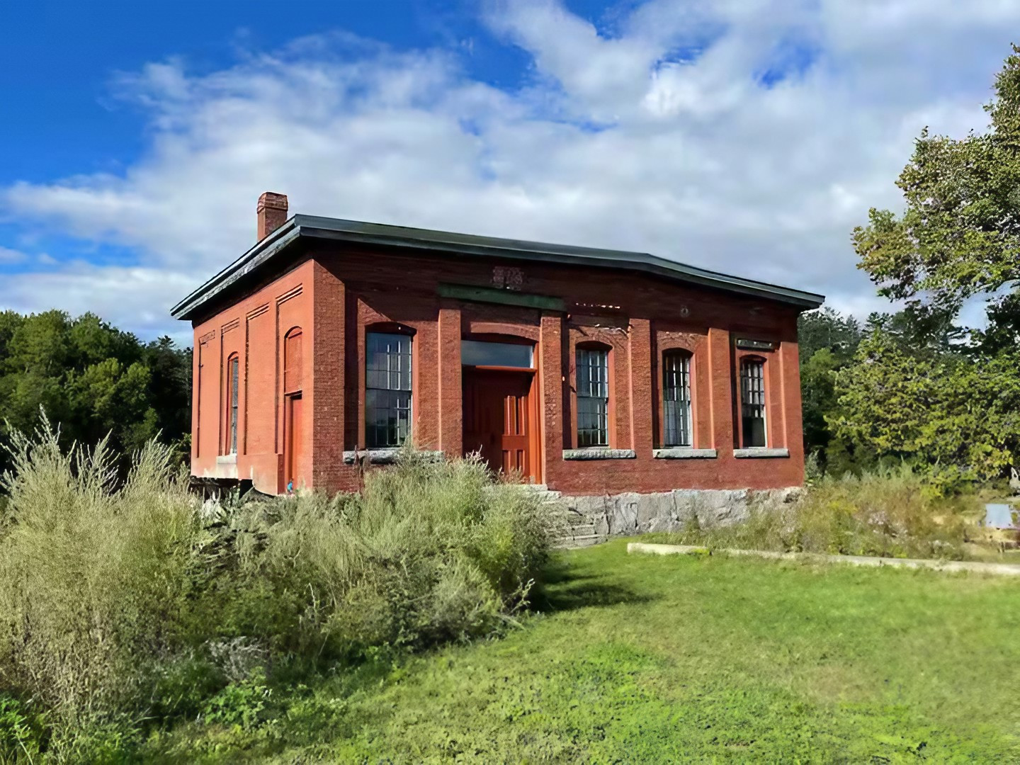 maison ancienne réhabilitée dans une ancienne centrale hydroelectrique Maine maison ancienne réhabilitée dans une ancienne centrale hydroelectrique Maine