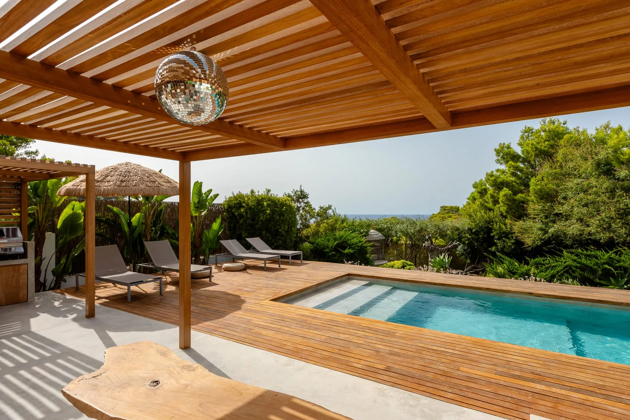 terrasse avec piscine maison face à la mer à Ibiza