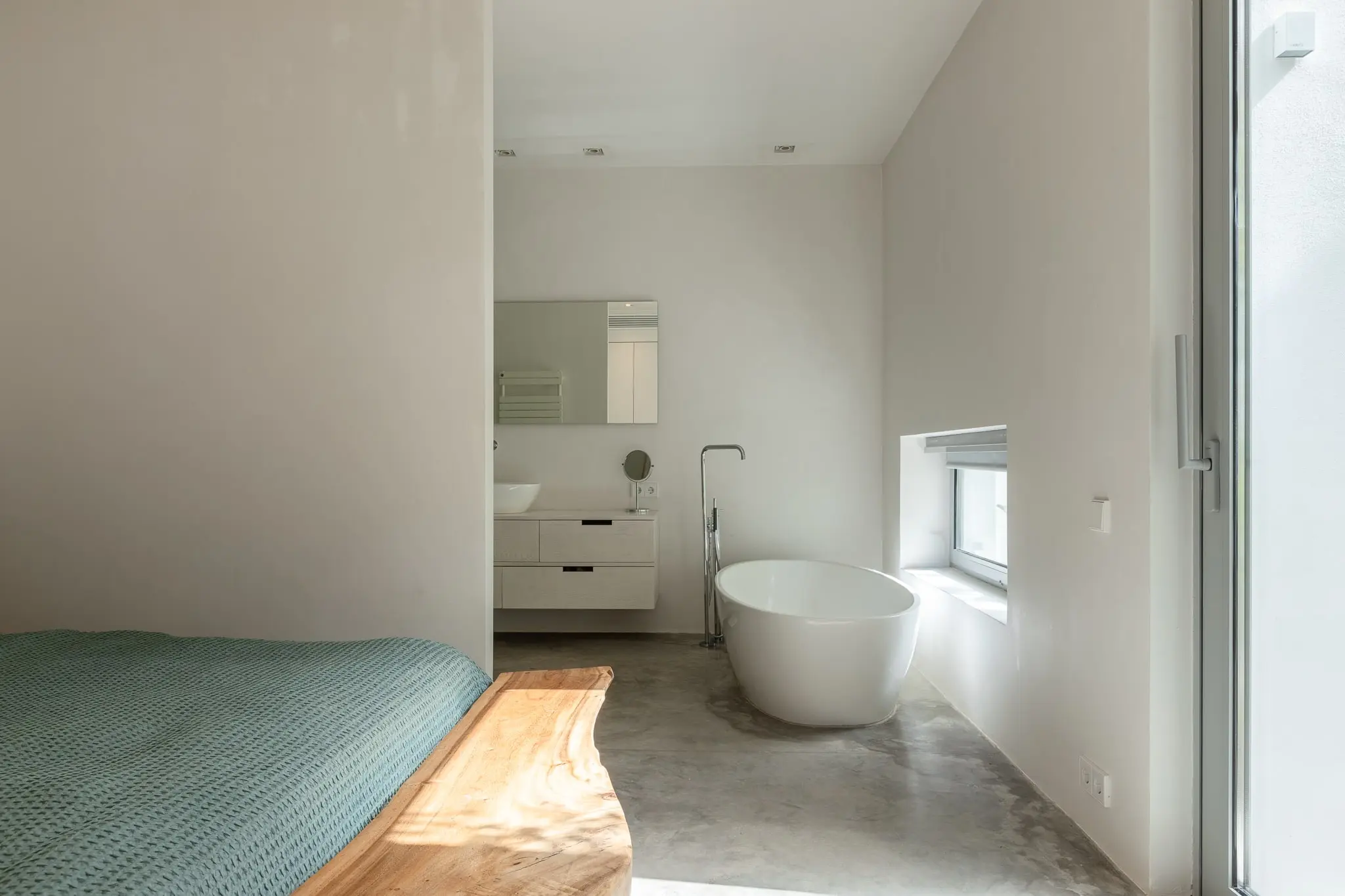 chambre décoration minimaliste avec salle de bain