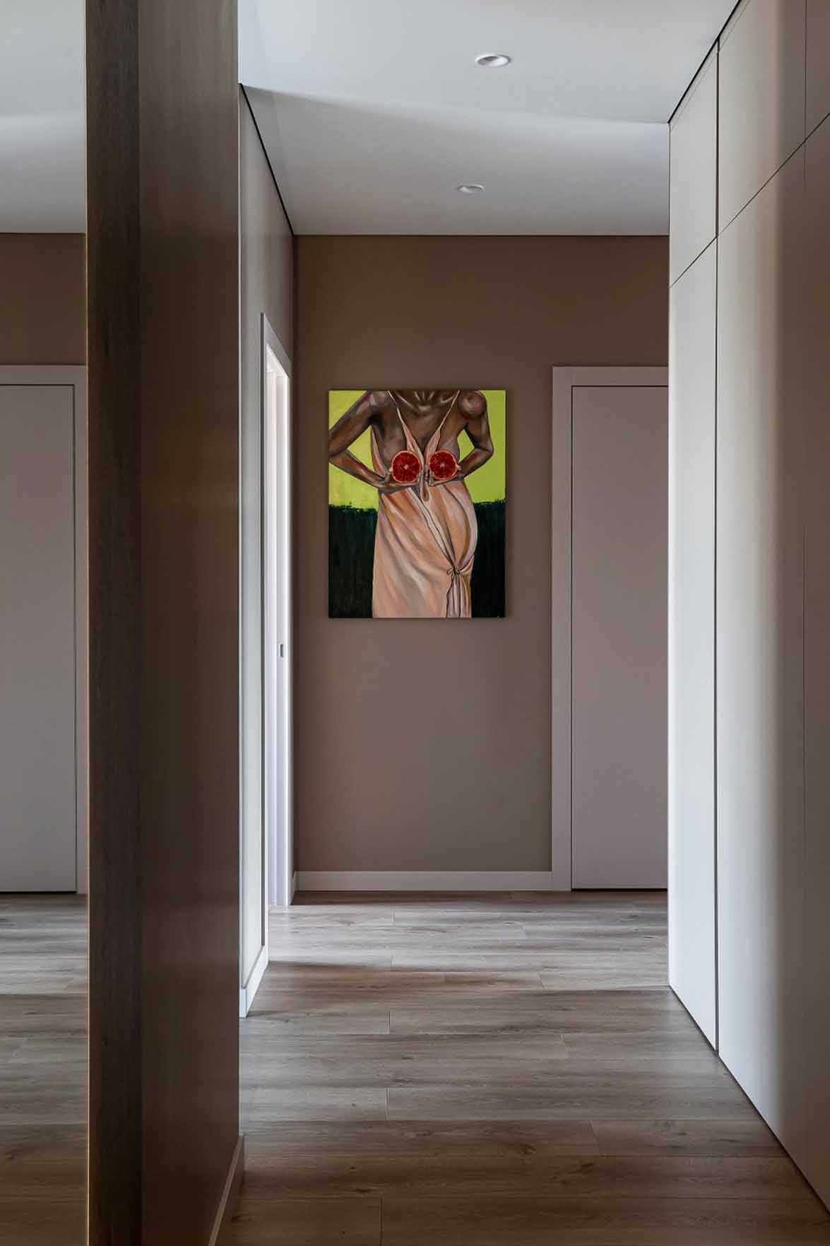 couloir murs marrons décoration contemporaine appartement de 60m2 neutre couloir murs marrons décoration contemporaine appartement de 60m2 neutre