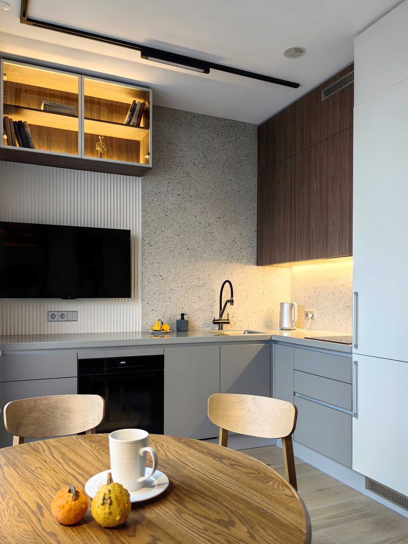salle à manger et cuisine cappuccino et noyer décoration contemporaine deux-pièces 34m2 salle à manger et cuisine cappuccino et noyer décoration contemporaine deux-pièces 34m2
