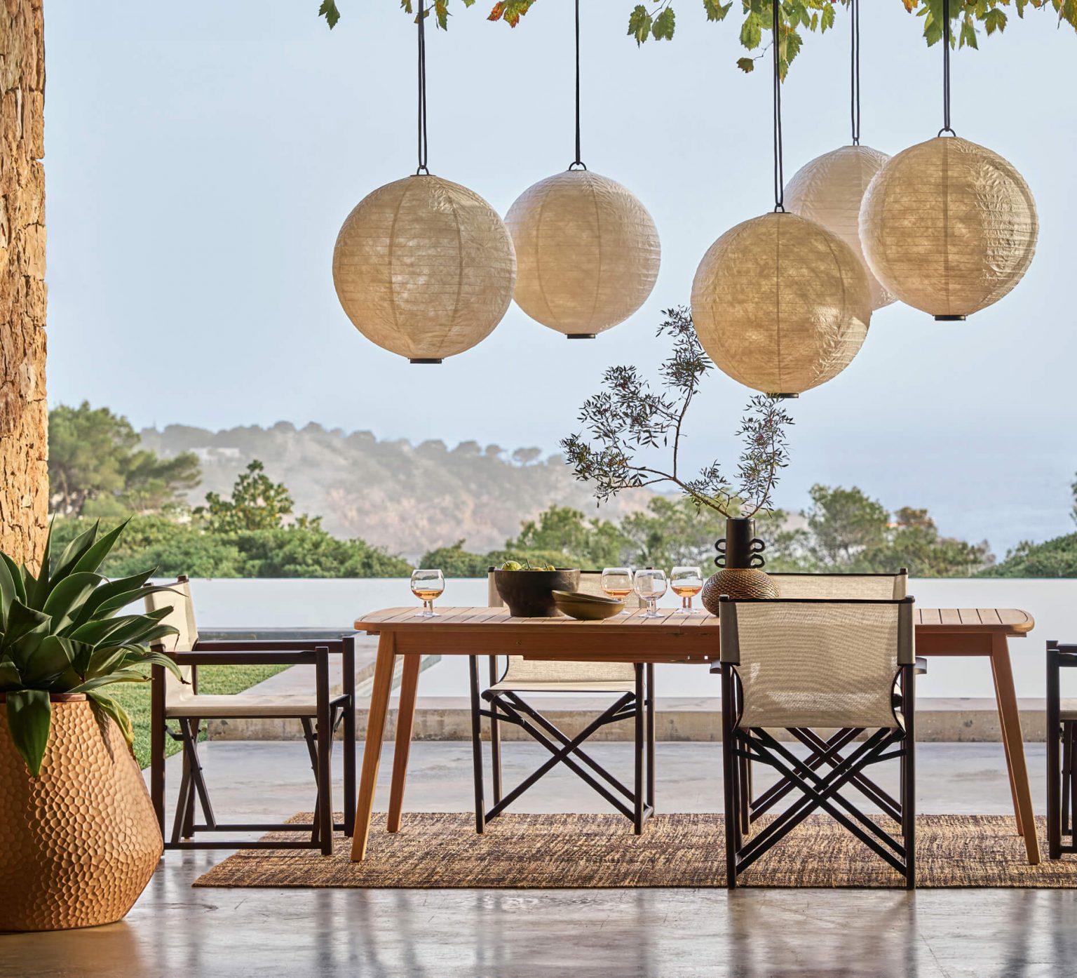terrasse avec mobilier AM PM outdoor 2026