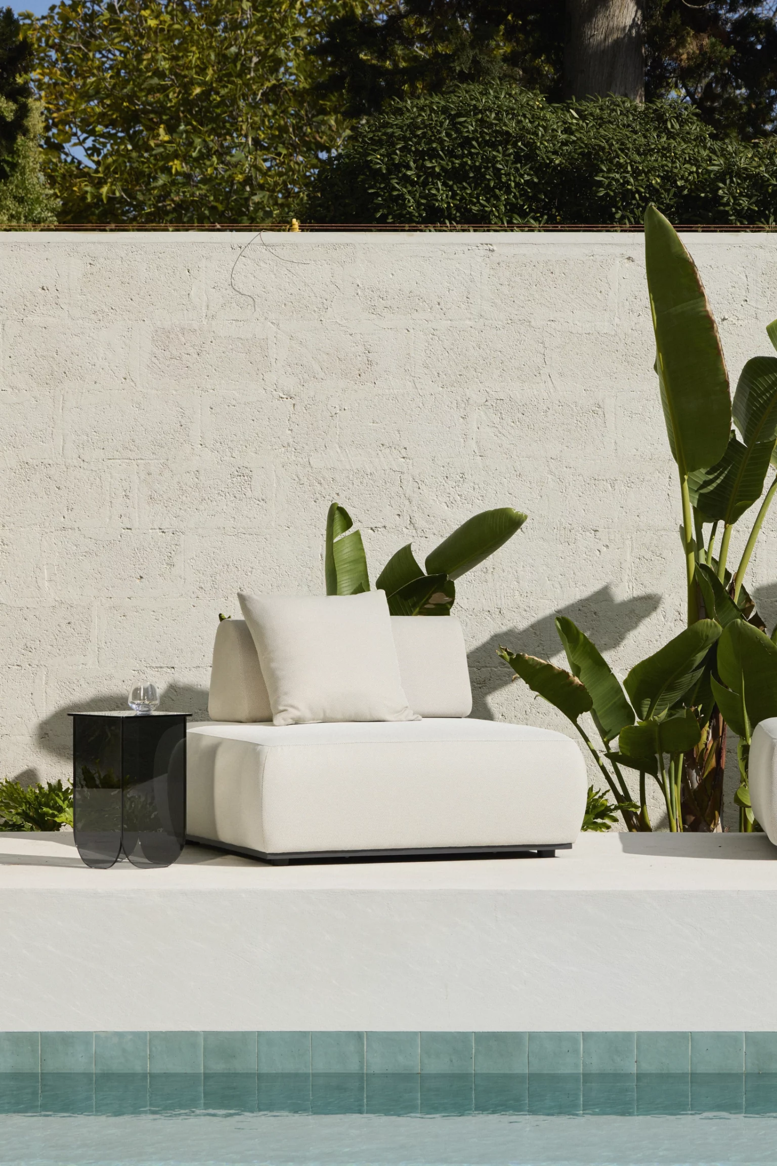terrasse contemporaine avec piscine catalogue Outdoor Maisons du Monde 2026 terrasse contemporaine avec piscine catalogue Outdoor Maisons du Monde 2026