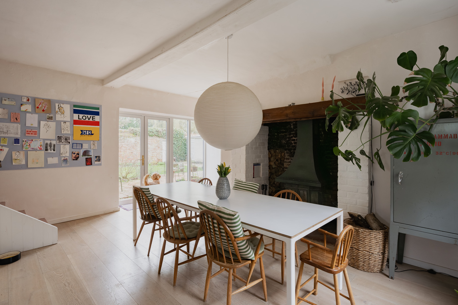 dining room with bleached bricks vintage decor renovated 18th-century house in the English countryside dining room with bleached bricks vintage decor renovated 18th-century house in the English countryside